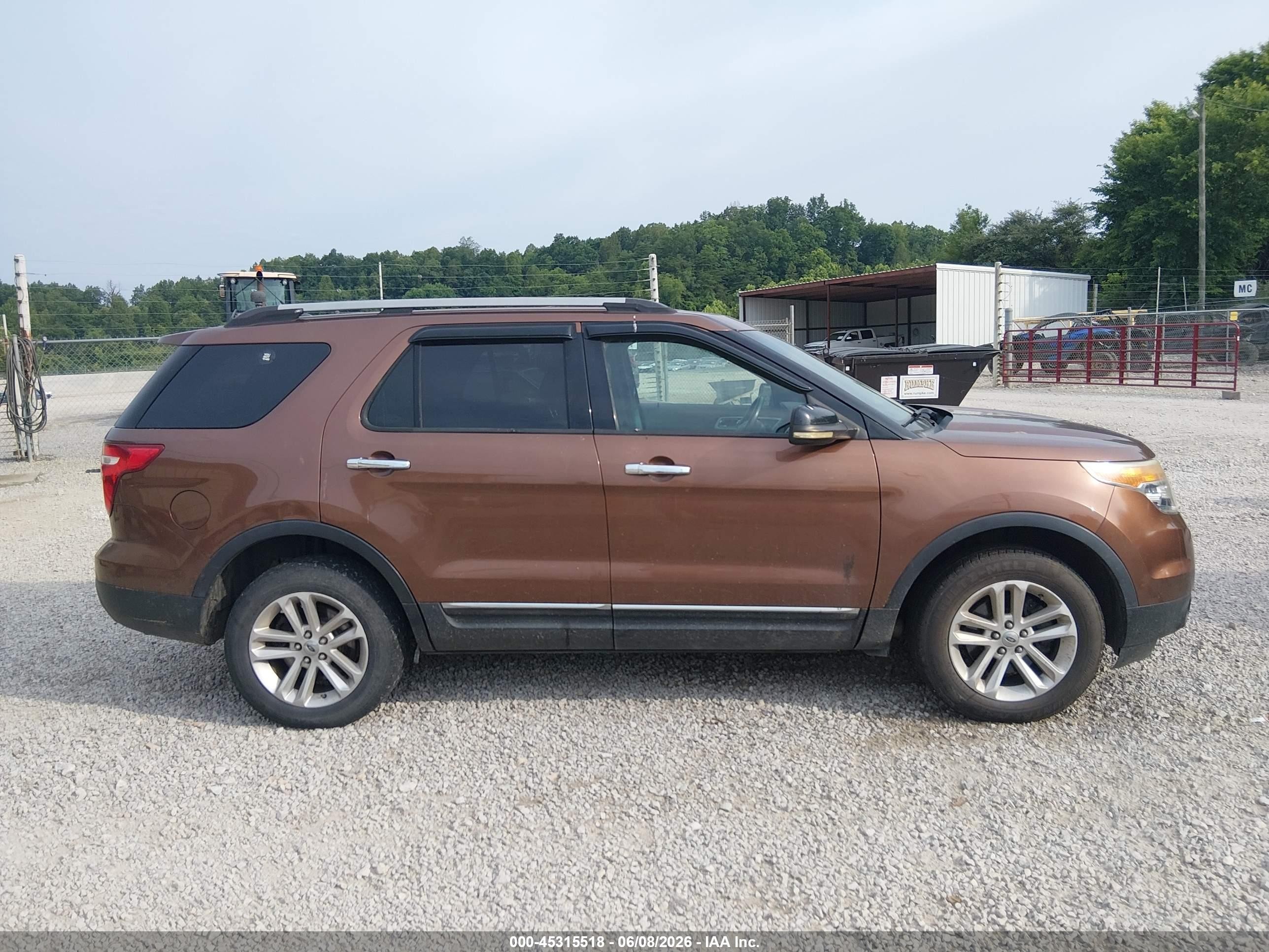 2011 Ford Explorer Xlt Brown vin: 1FMHK8D82BGA02091