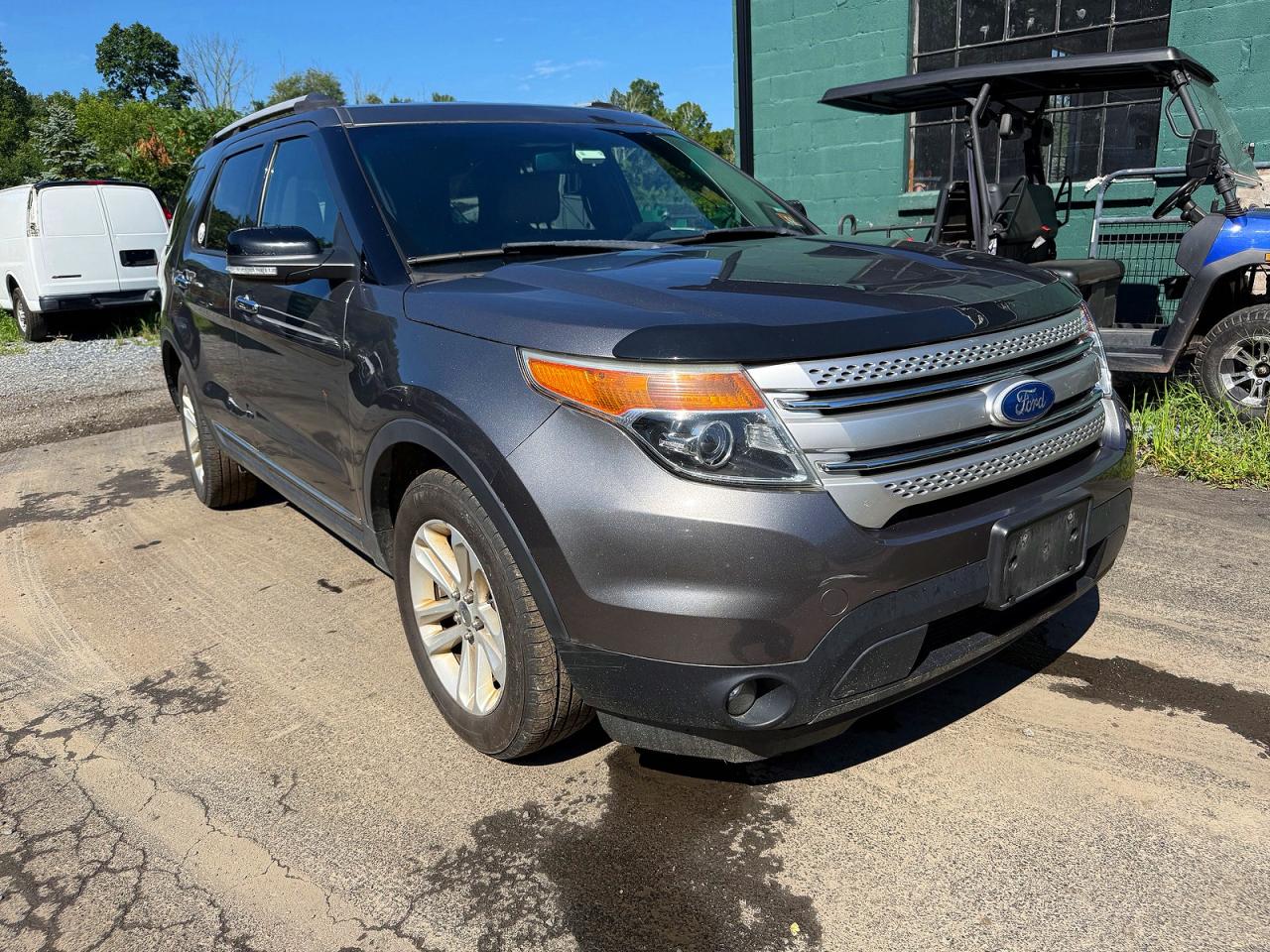 2011 Ford Explorer Xlt Серый vin: 1FMHK8D82BGA24057