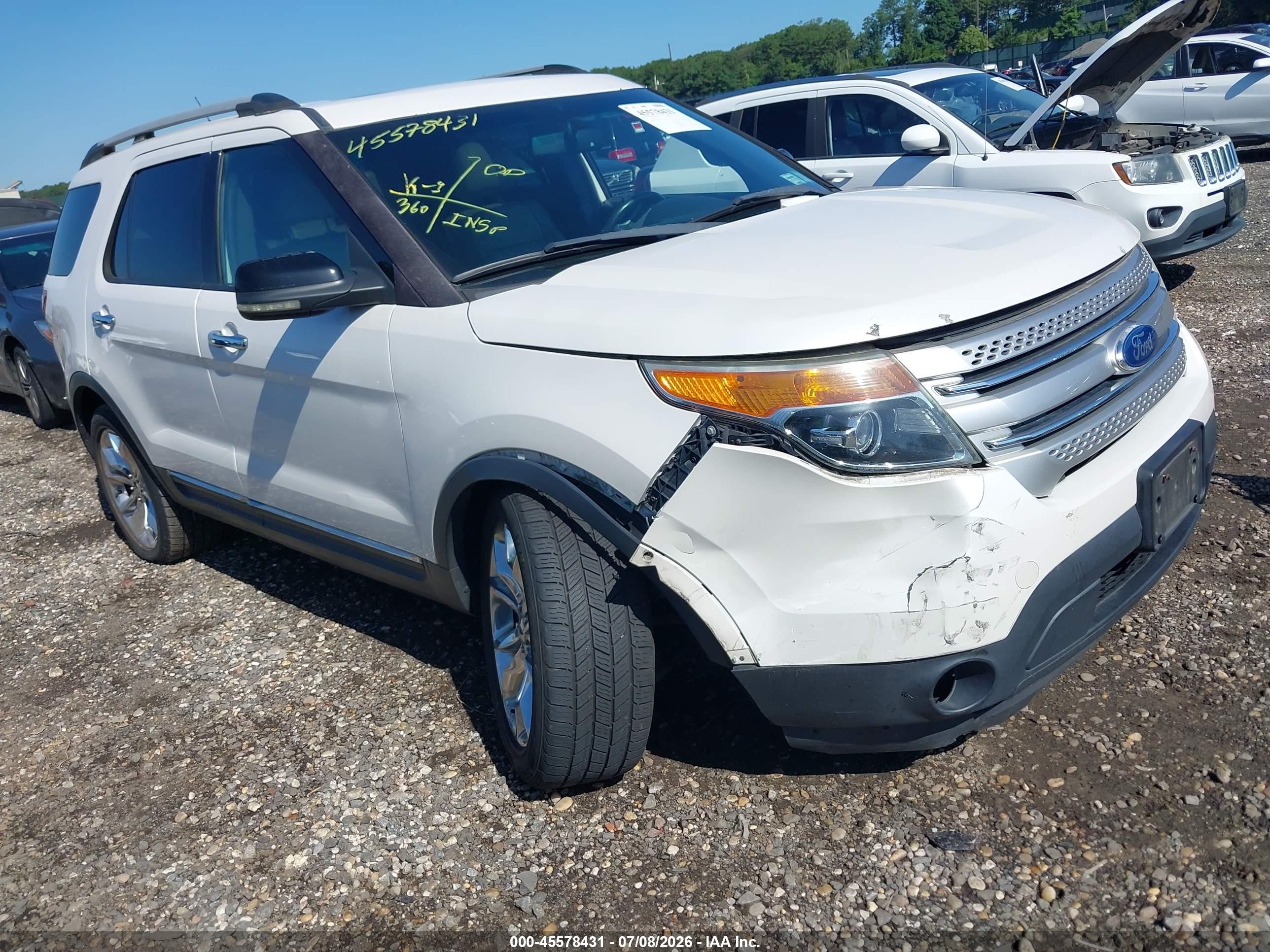 2011 Ford Explorer Xlt White vin: 1FMHK8D82BGA26908
