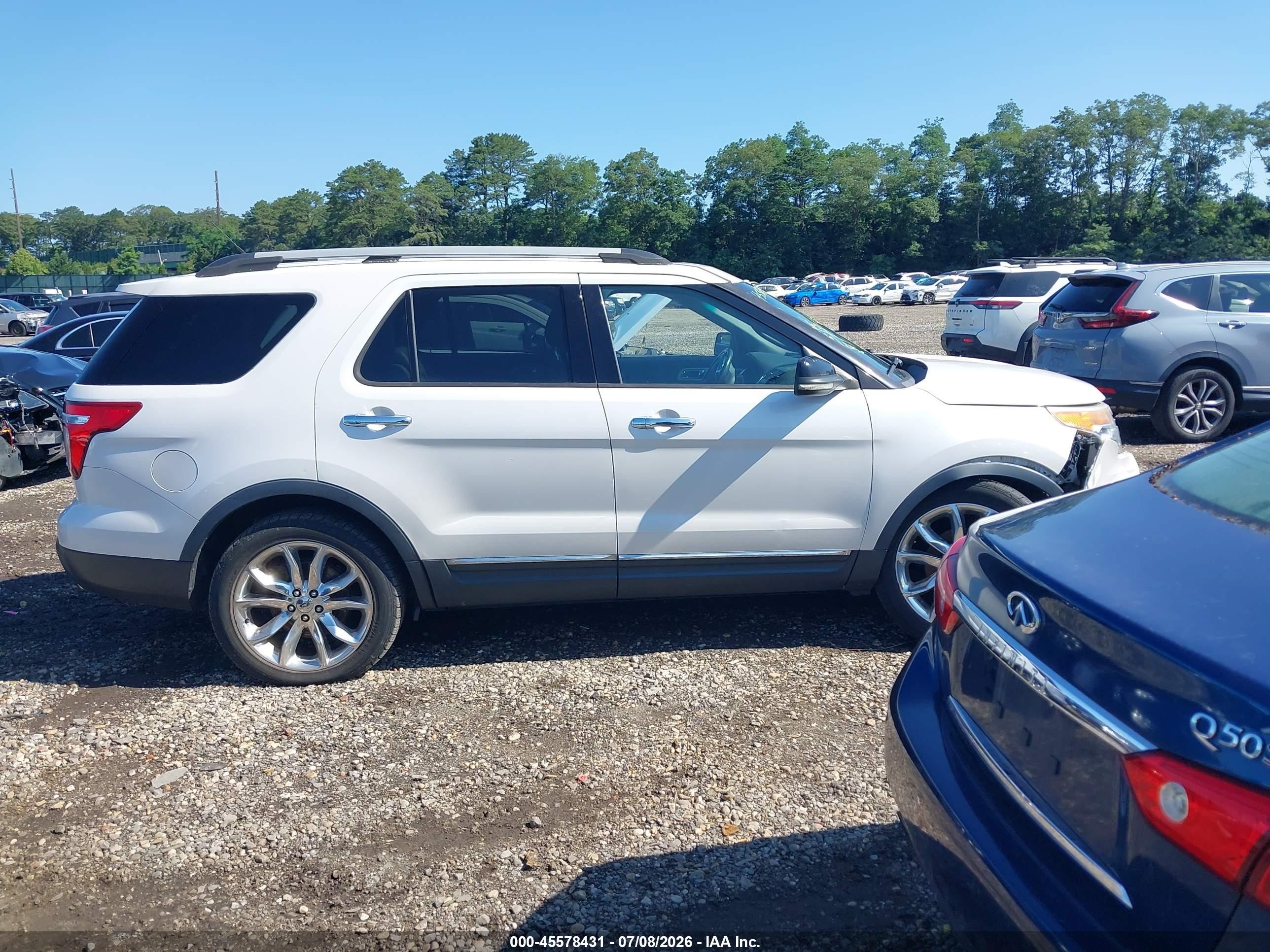 2011 Ford Explorer Xlt Белый vin: 1FMHK8D82BGA26908