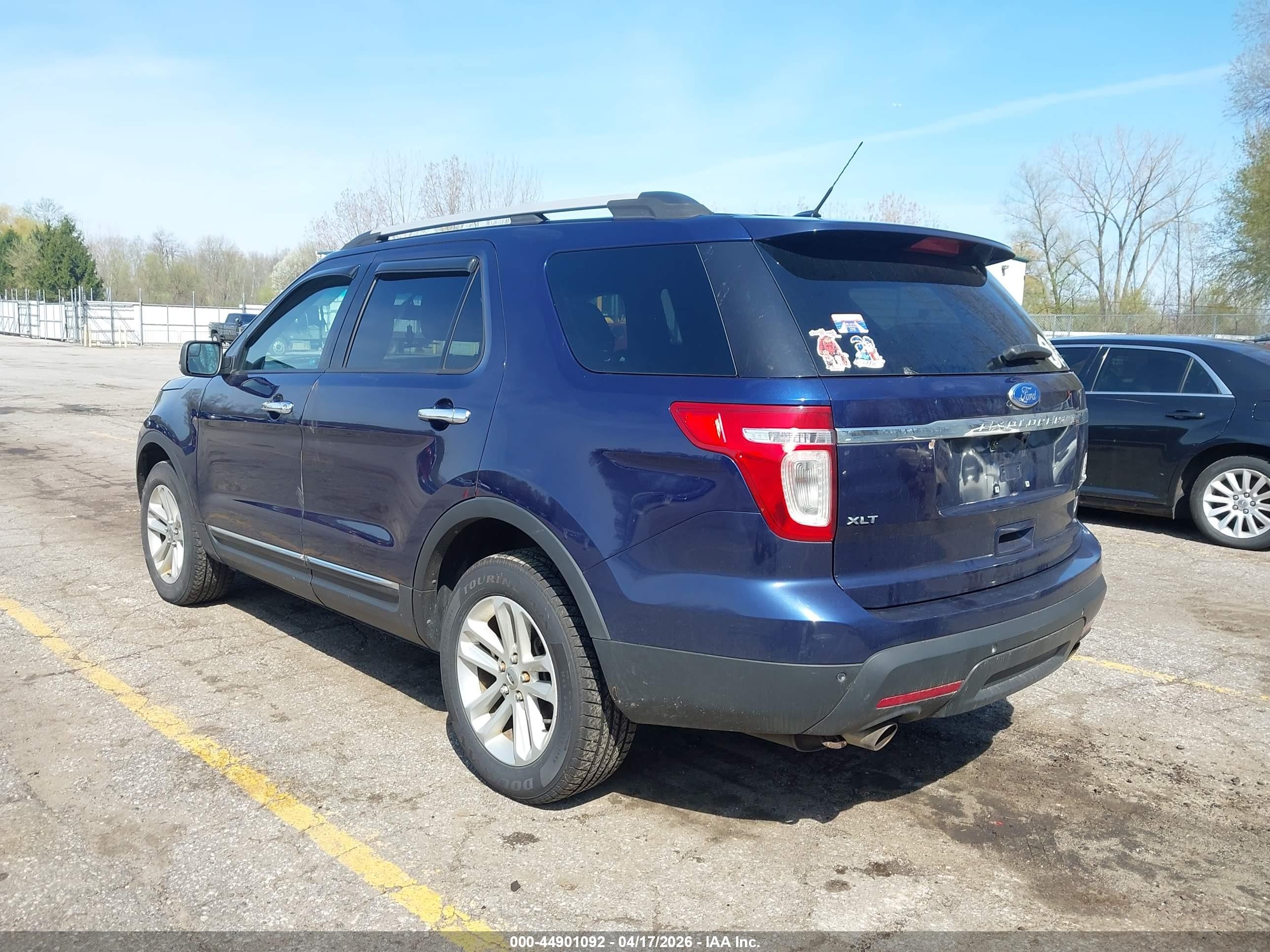2011 Ford Explorer Xlt Navy vin: 1FMHK8D82BGA35365