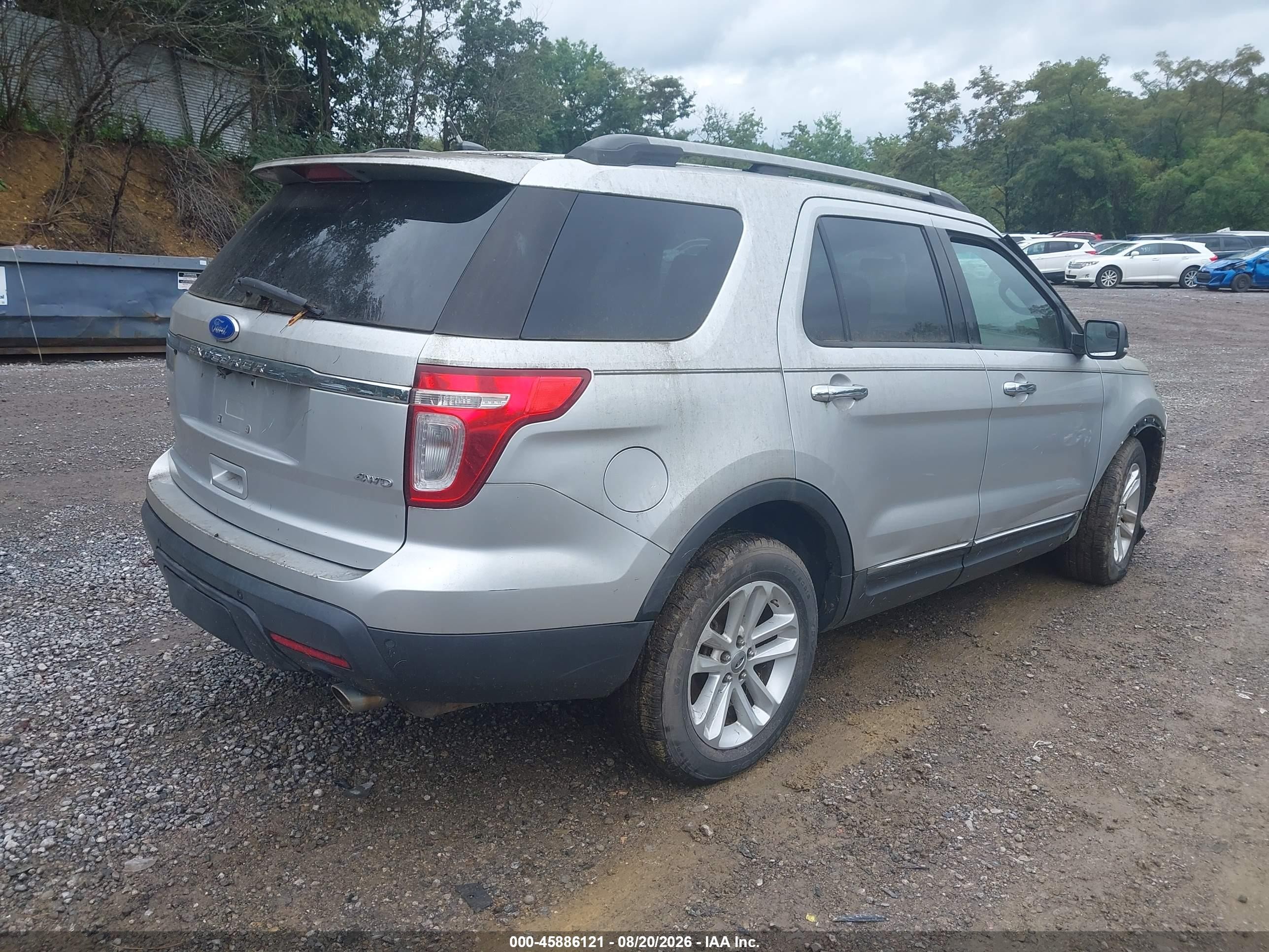 2011 Ford Explorer Xlt Silver vin: 1FMHK8D82BGA38007