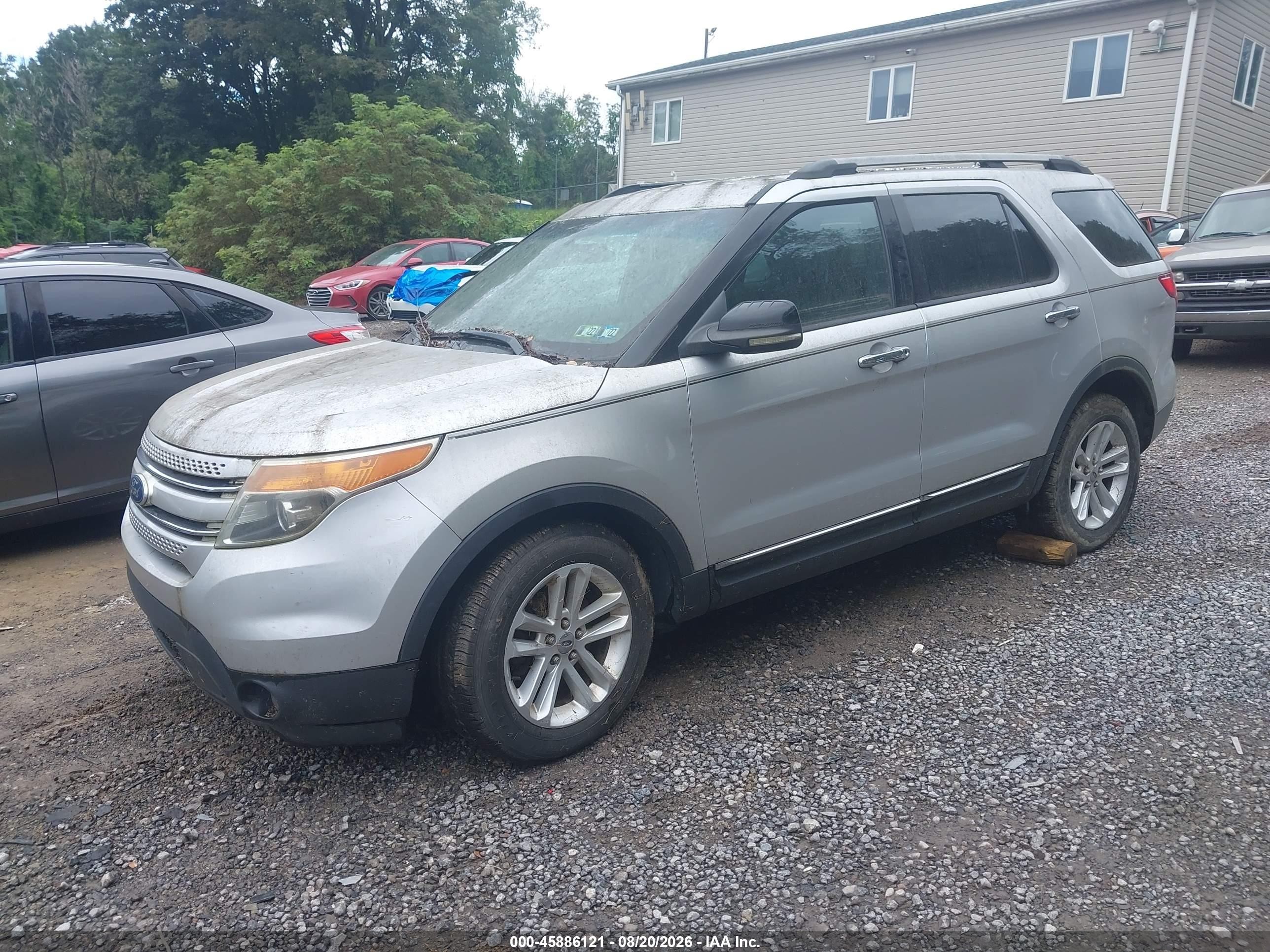 2011 Ford Explorer Xlt Silver vin: 1FMHK8D82BGA38007