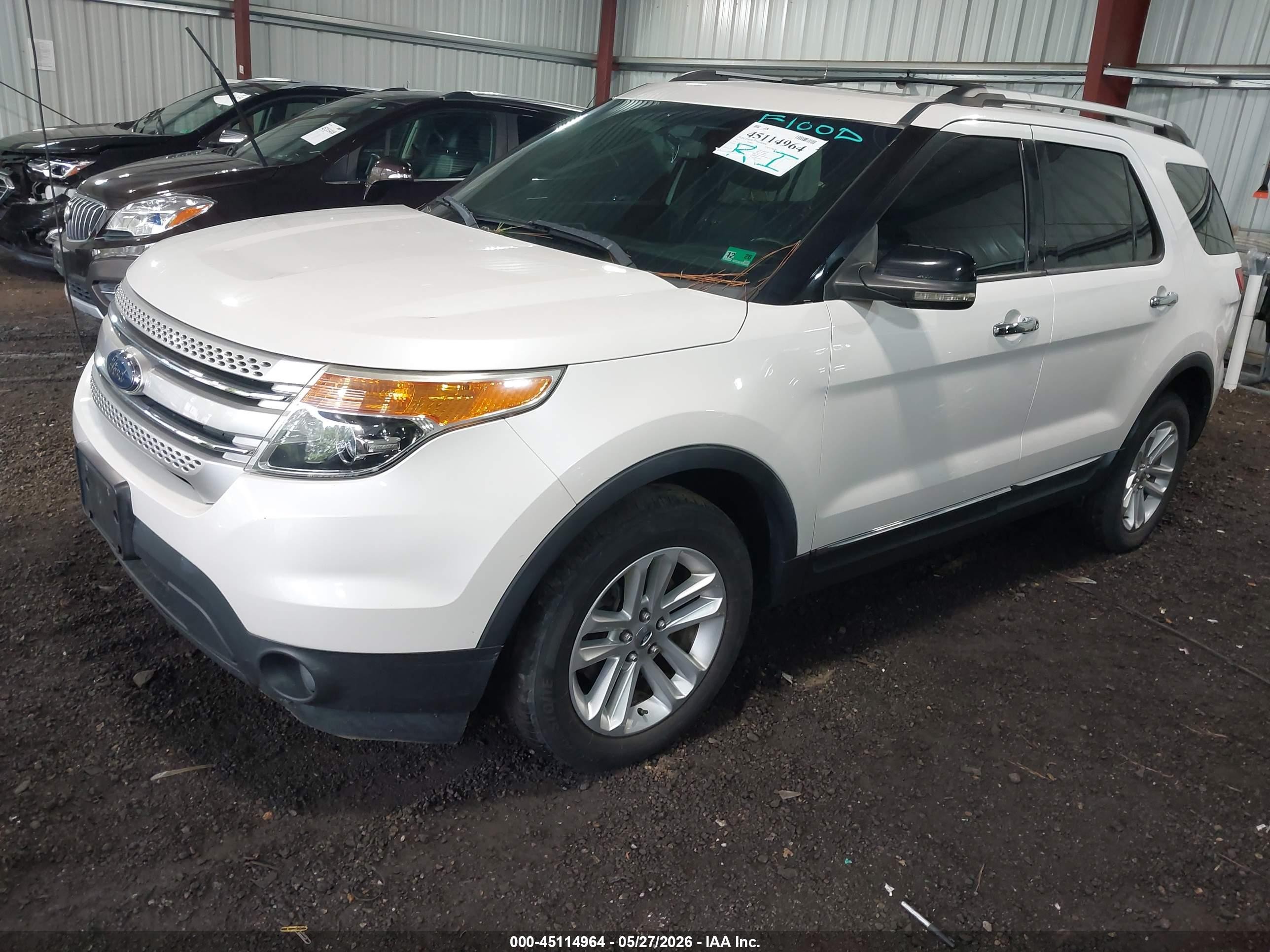 2011 Ford Explorer Xlt White vin: 1FMHK8D82BGA55390