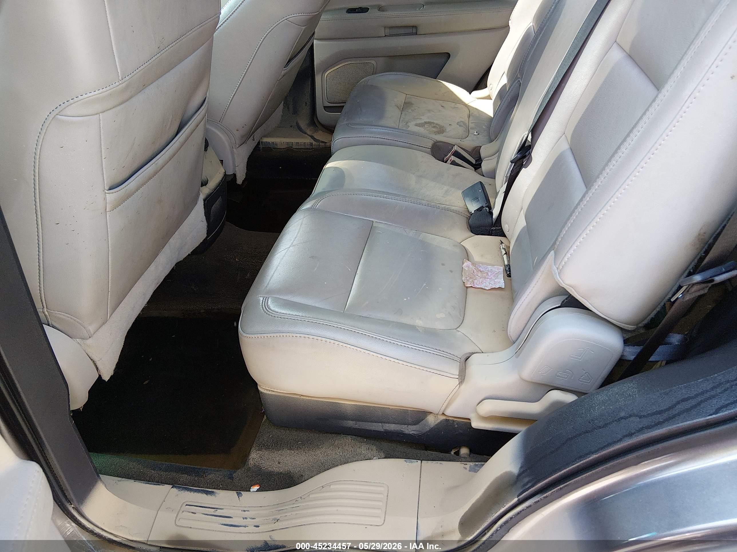 2011 Ford Explorer Xlt Серый vin: 1FMHK8D82BGA69127
