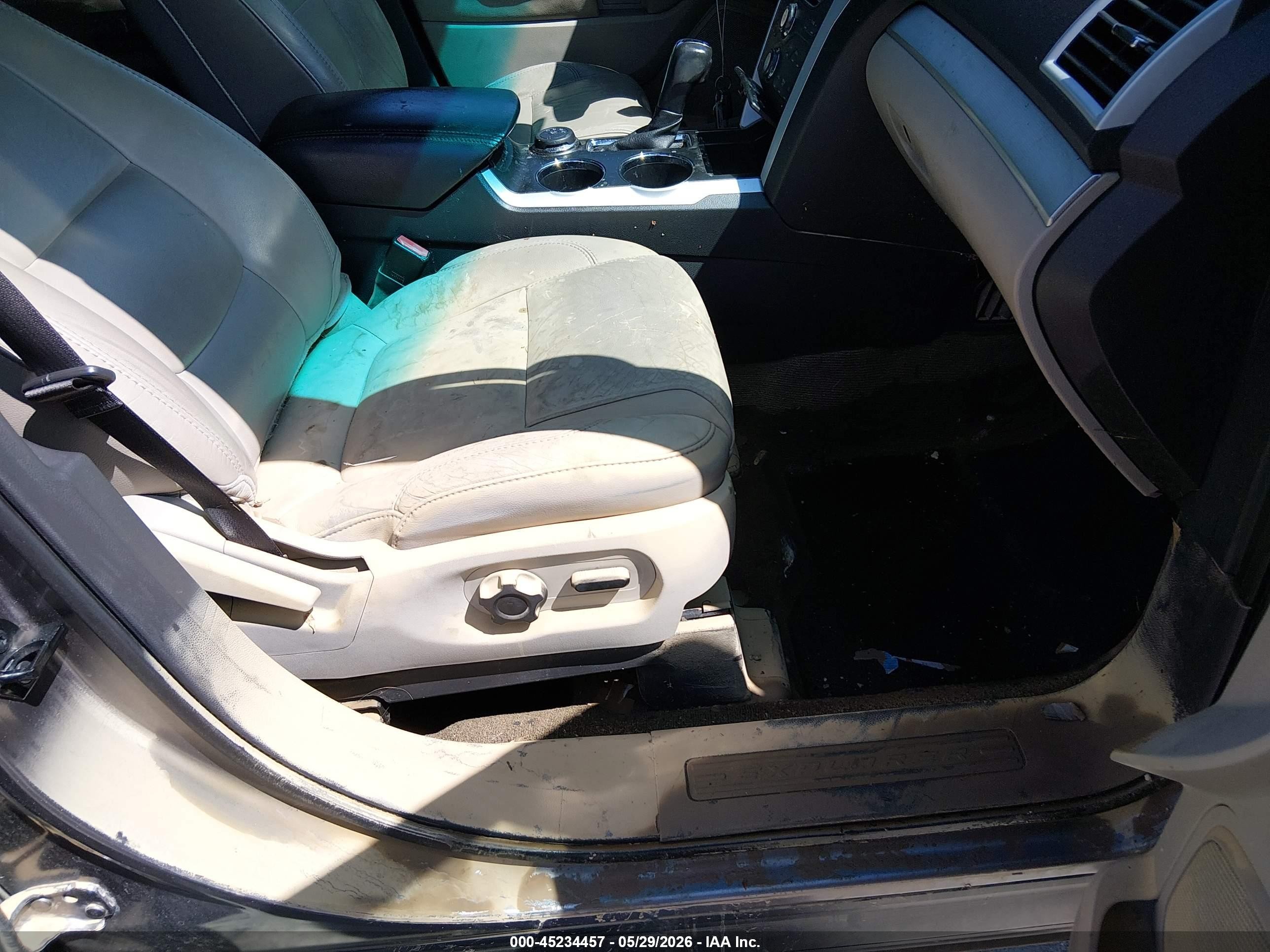 2011 Ford Explorer Xlt Серый vin: 1FMHK8D82BGA69127
