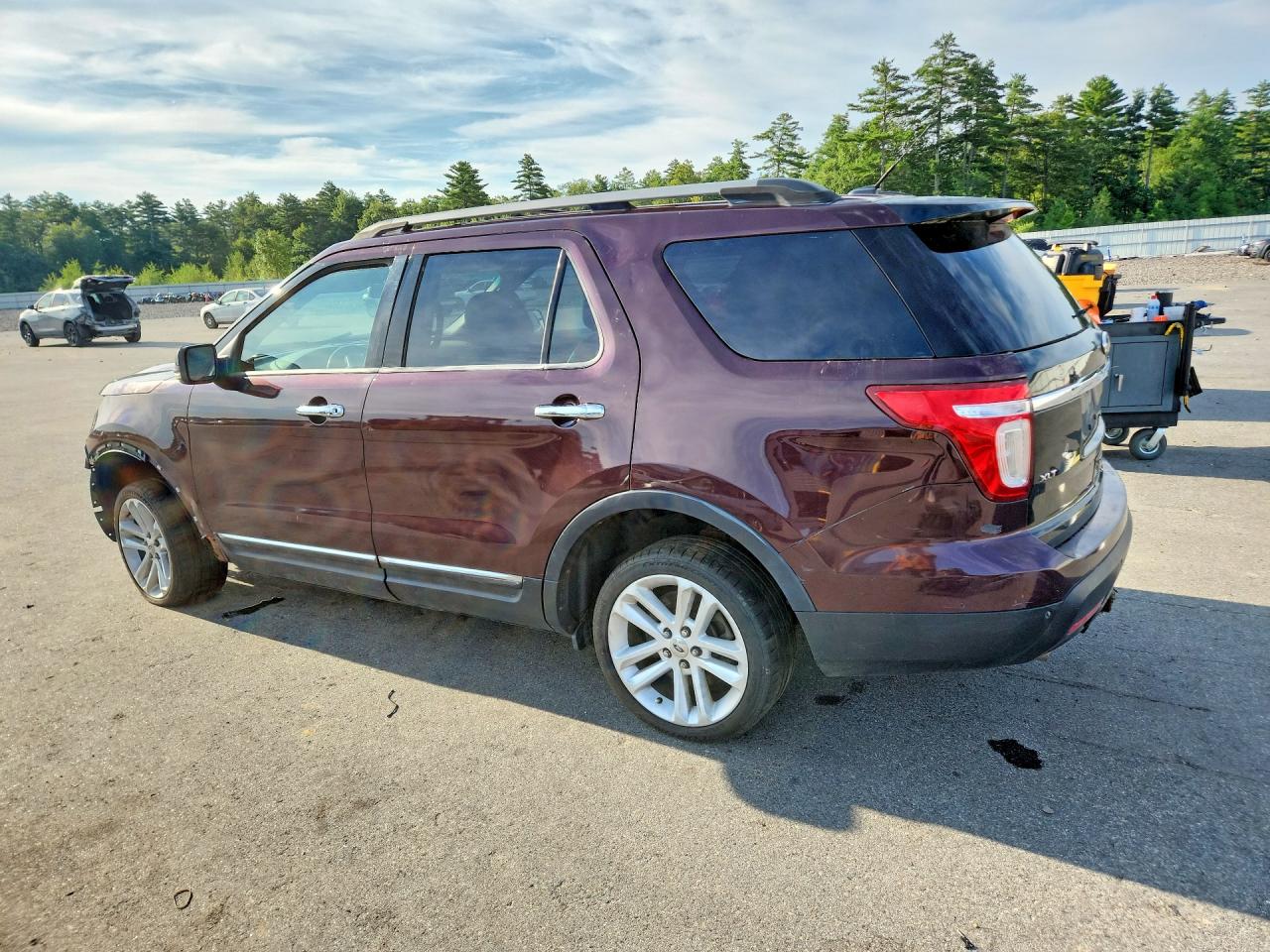 2011 Ford Explorer Xlt Maroon vin: 1FMHK8D83BGA28263