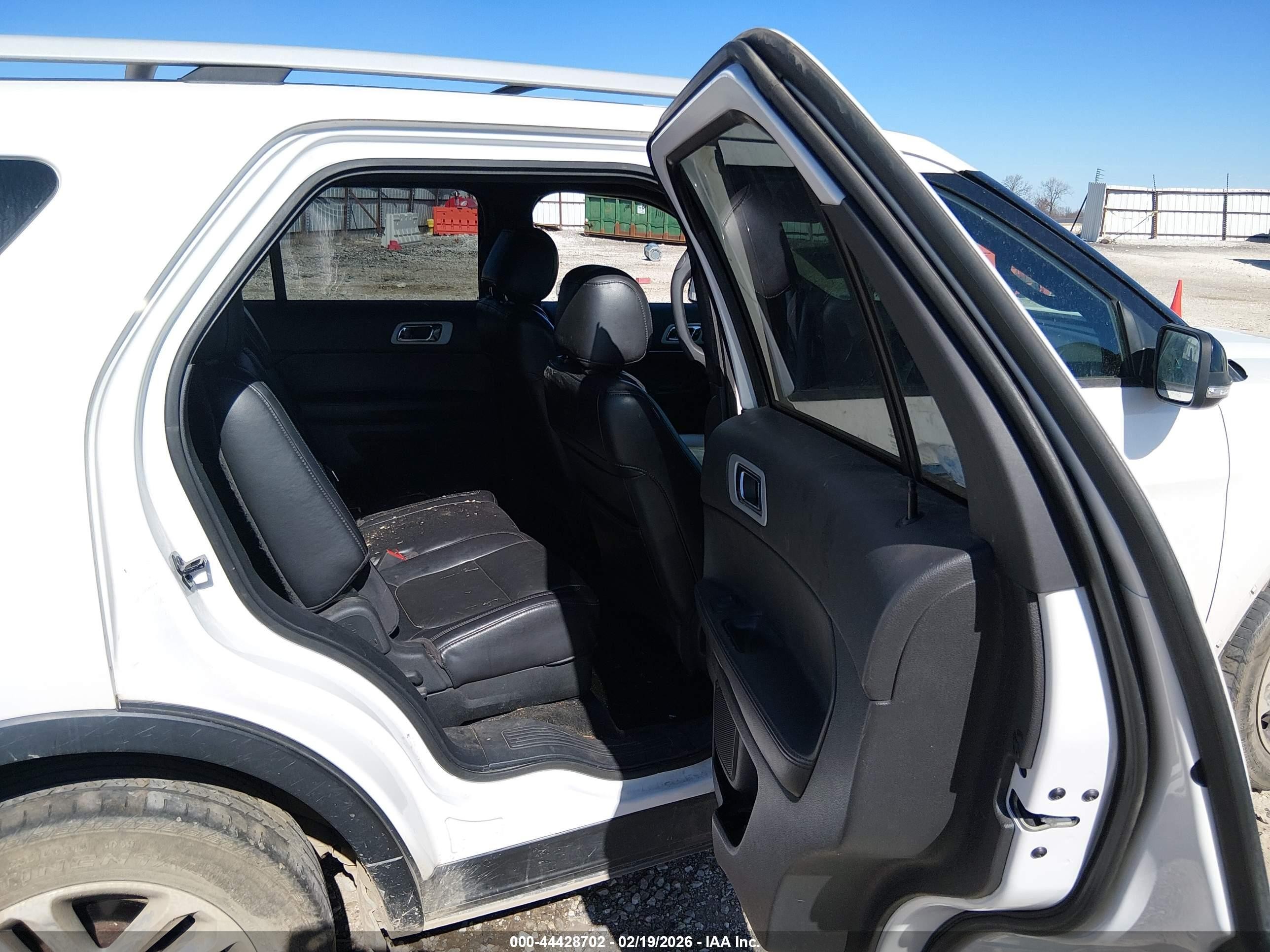 2011 Ford Explorer Xlt White vin: 1FMHK8D83BGA45676