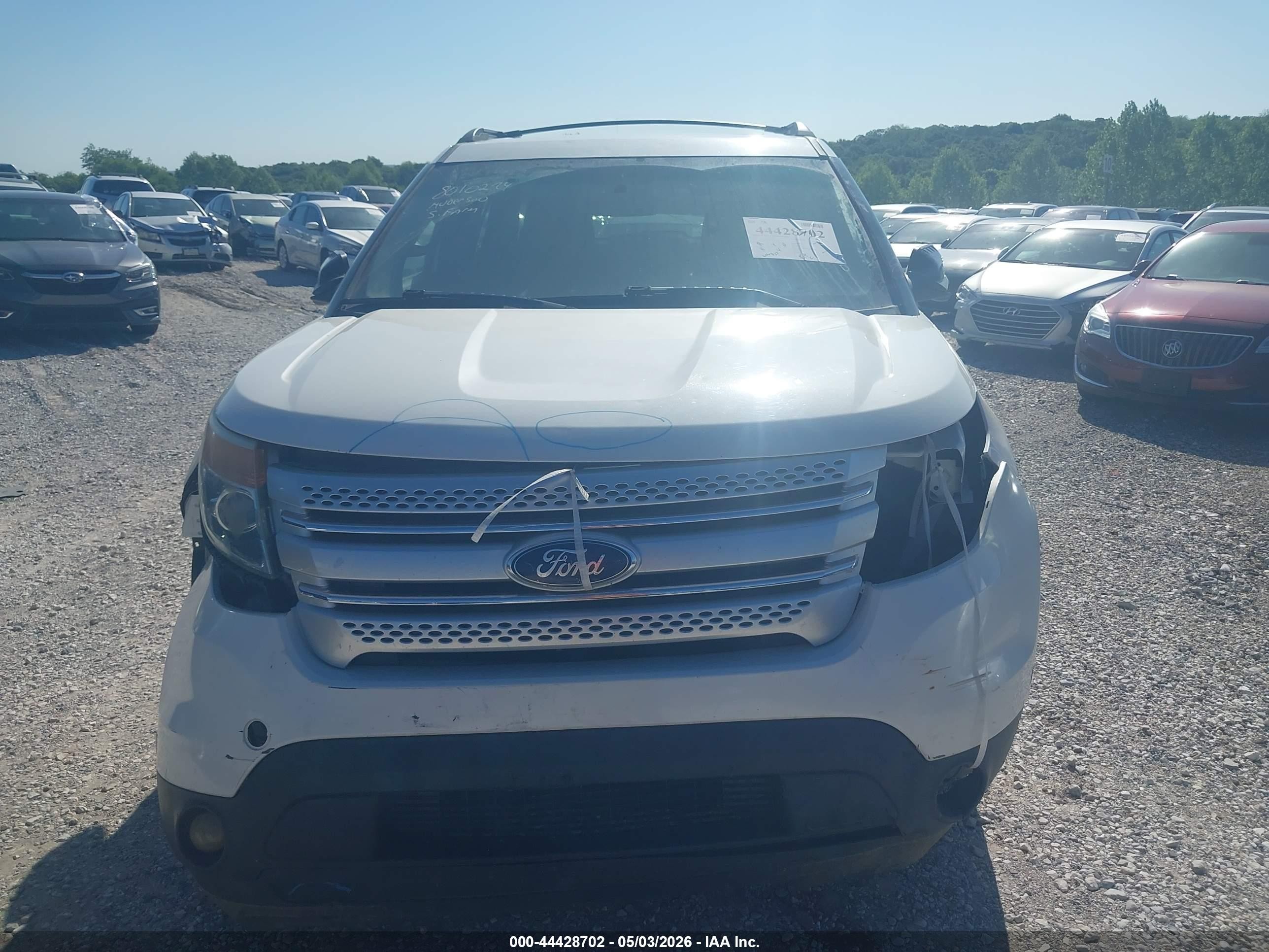 2011 Ford Explorer Xlt White vin: 1FMHK8D83BGA45676
