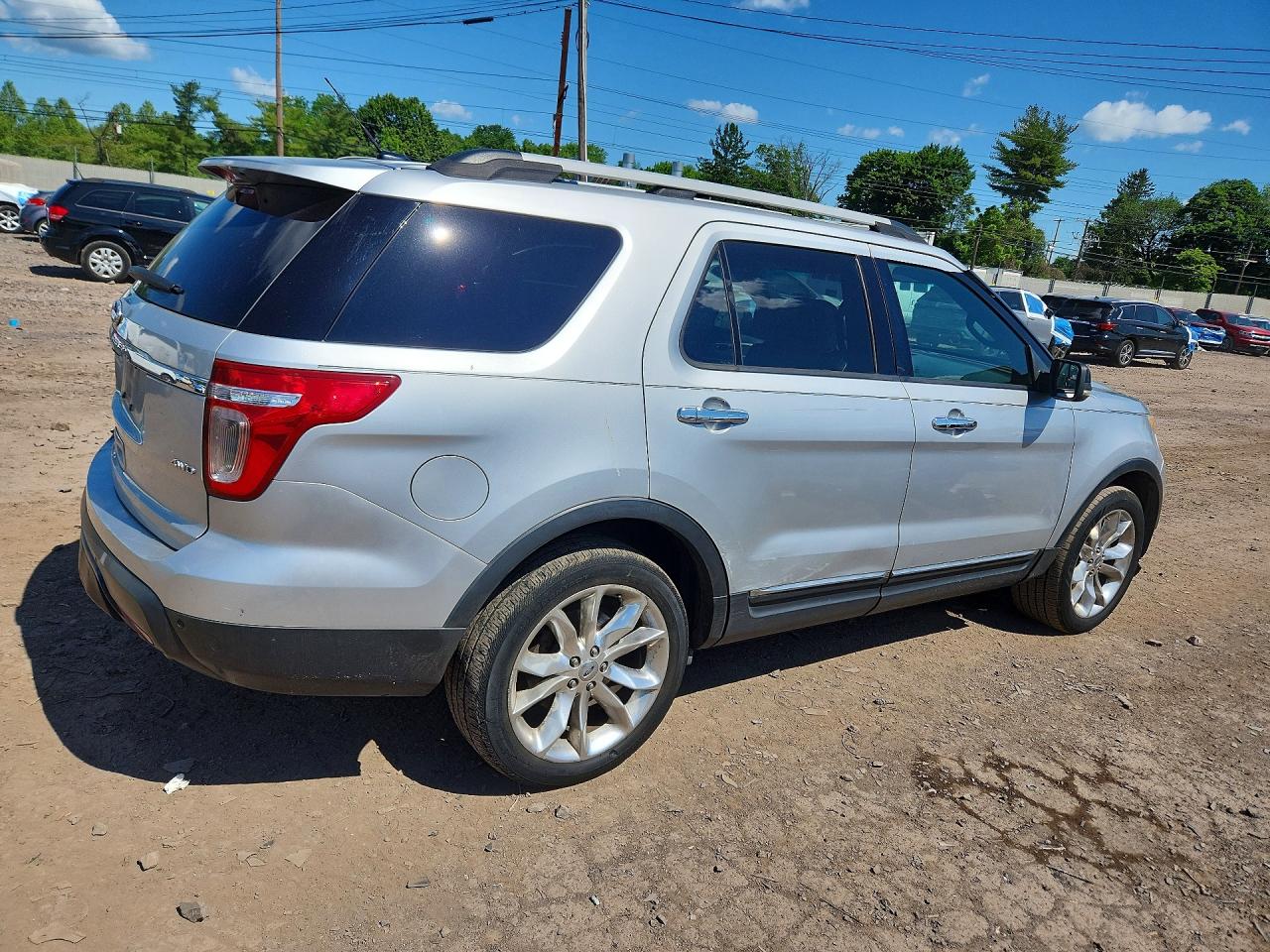 2011 Ford Explorer Xlt Silver vin: 1FMHK8D83BGA67452