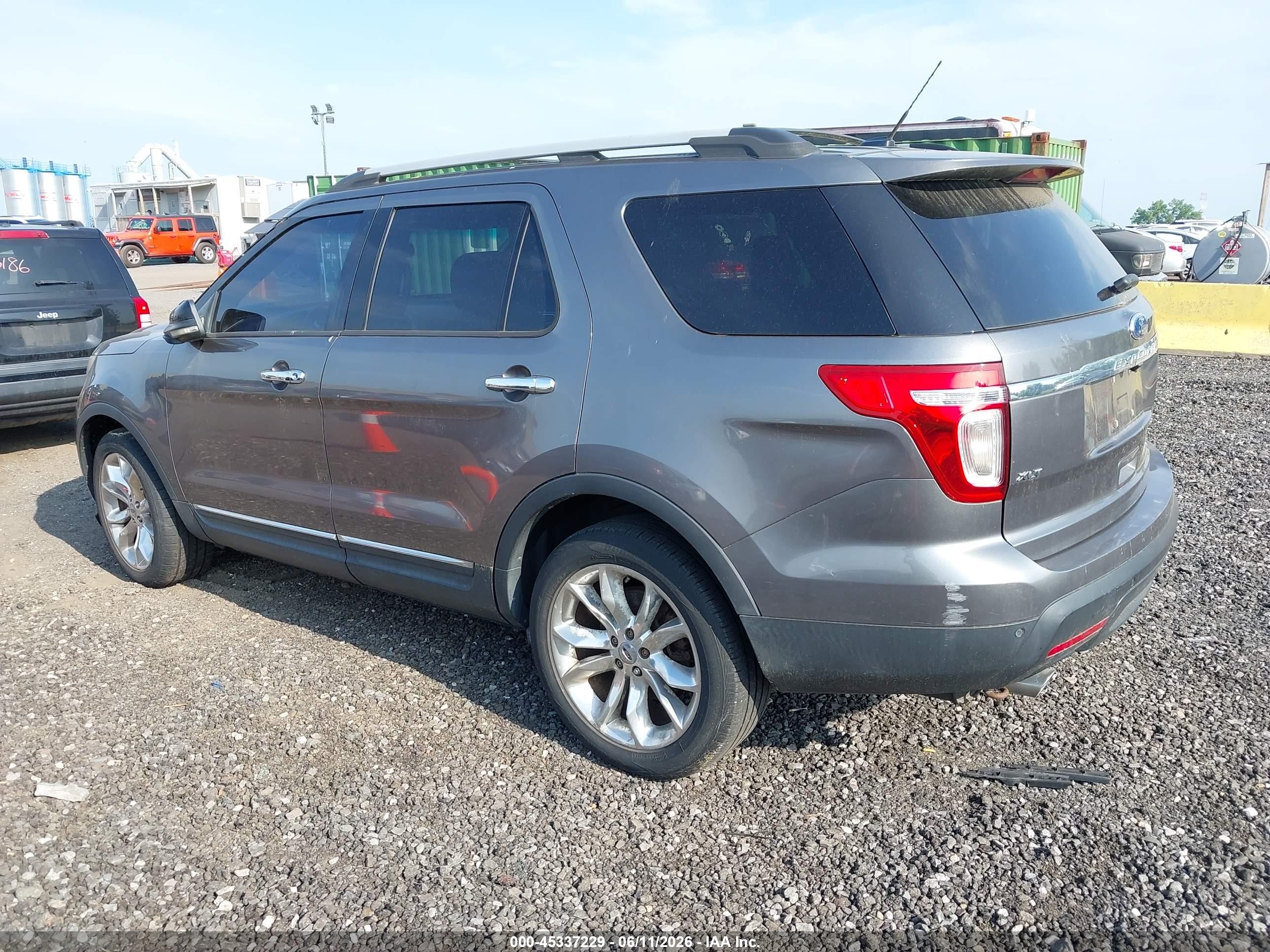 2011 Ford Explorer Xlt Gray vin: 1FMHK8D83BGA75342