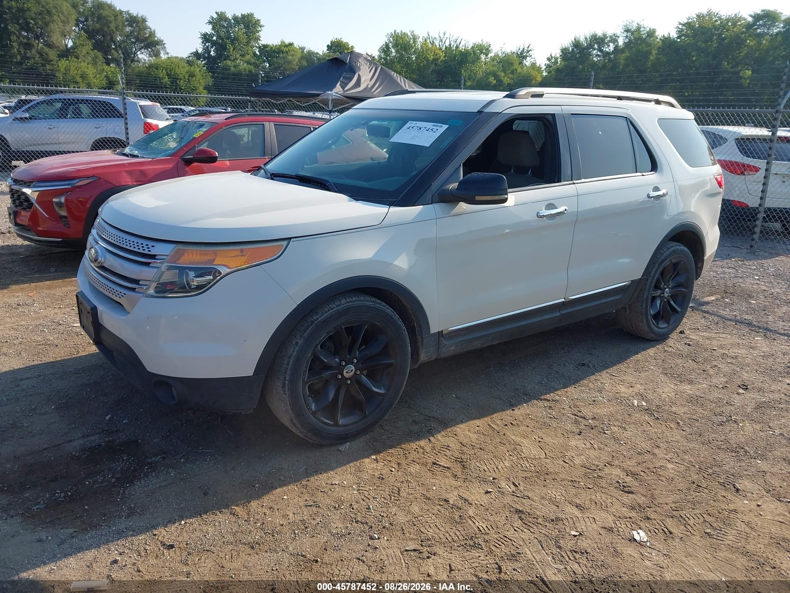 2011 Ford Explorer Xlt White vin: 1FMHK8D83BGA79164
