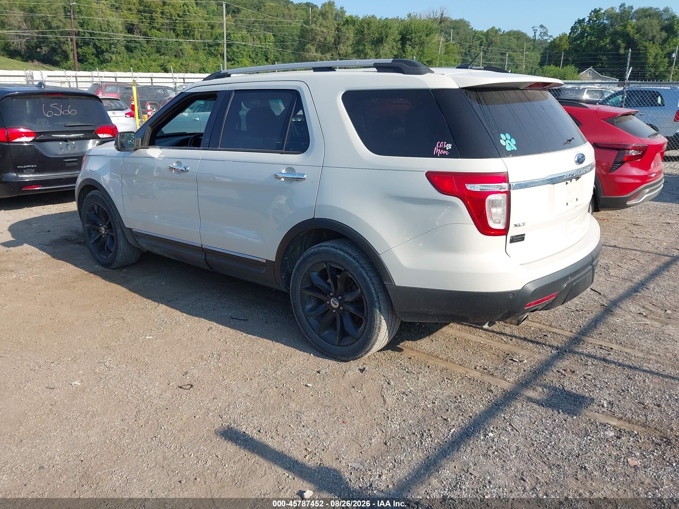 2011 Ford Explorer Xlt White vin: 1FMHK8D83BGA79164