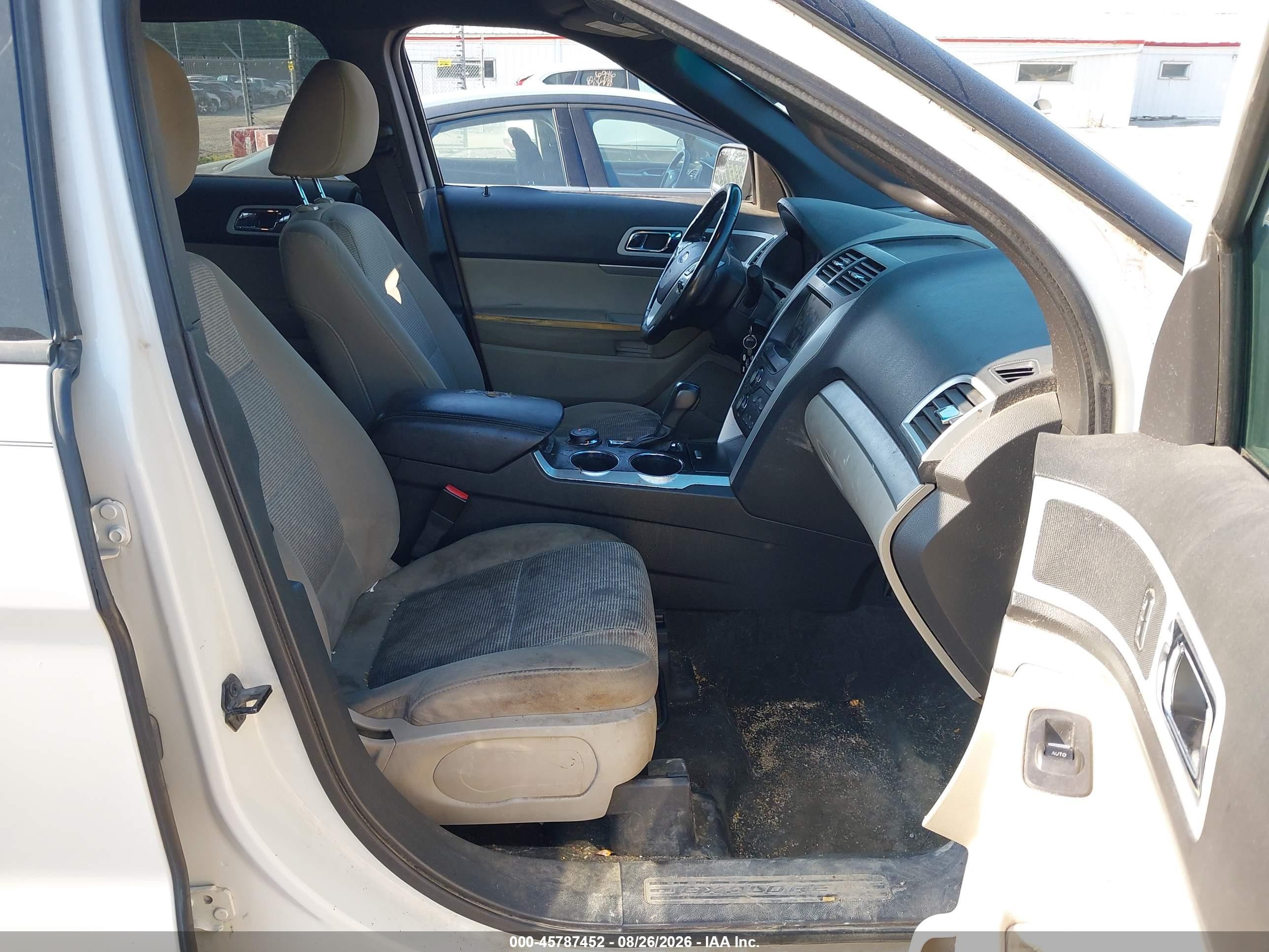 2011 Ford Explorer Xlt White vin: 1FMHK8D83BGA79164