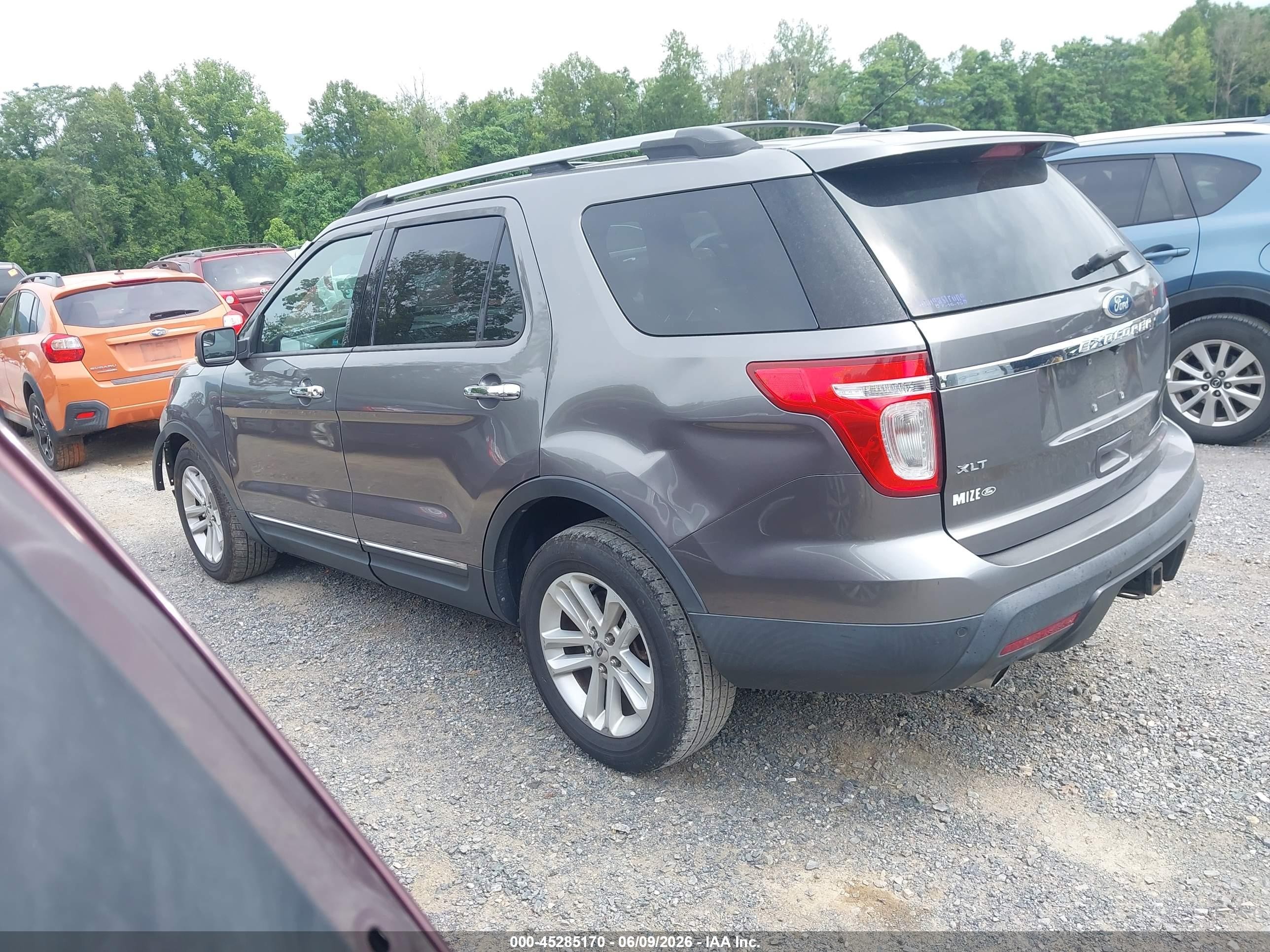 2011 Ford Explorer Xlt Gray vin: 1FMHK8D84BGA08331