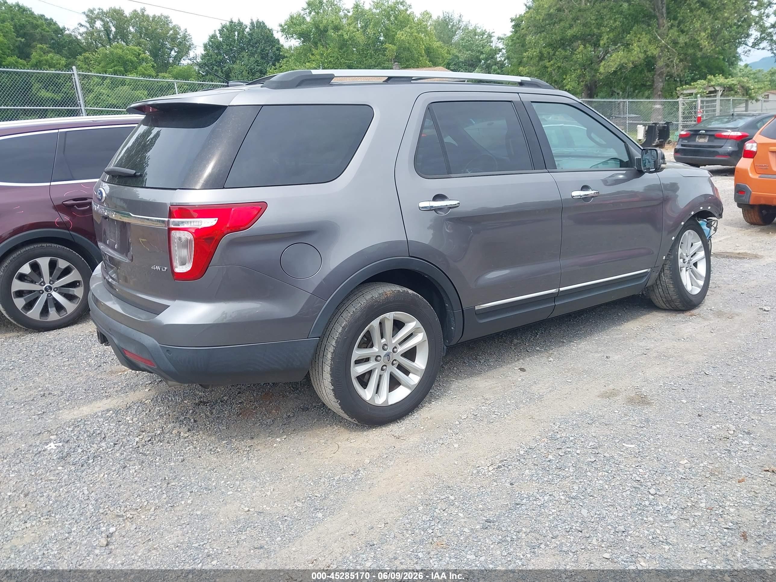 2011 Ford Explorer Xlt Gray vin: 1FMHK8D84BGA08331