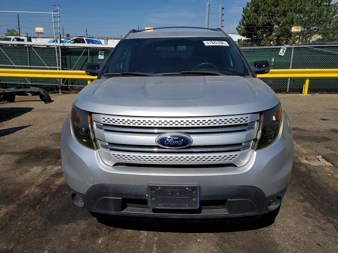 2011 Ford Explorer Xlt Серебряный vin: 1FMHK8D85BGA65864