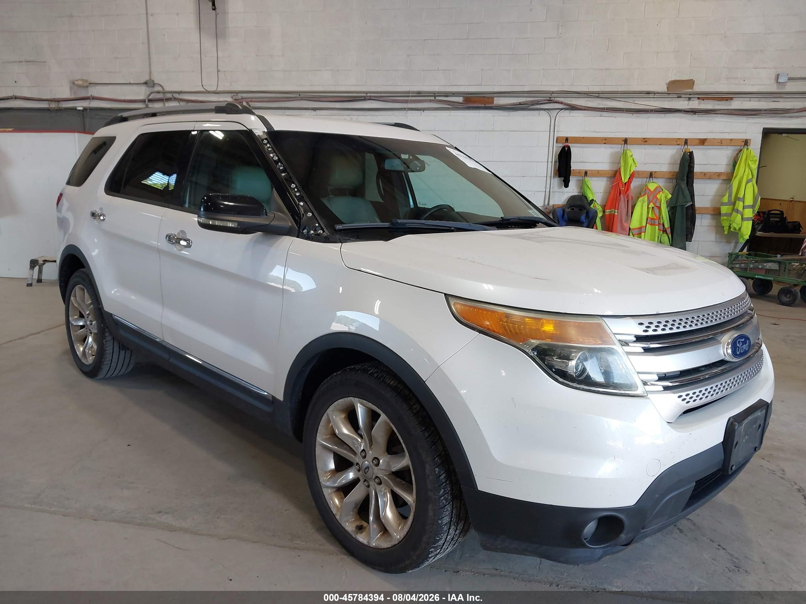 2011 Ford Explorer Xlt White vin: 1FMHK8D85BGA74712