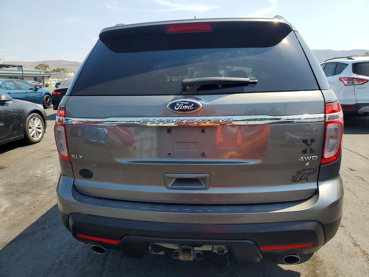 2011 Ford Explorer Xlt Серый vin: 1FMHK8D85BGA94071