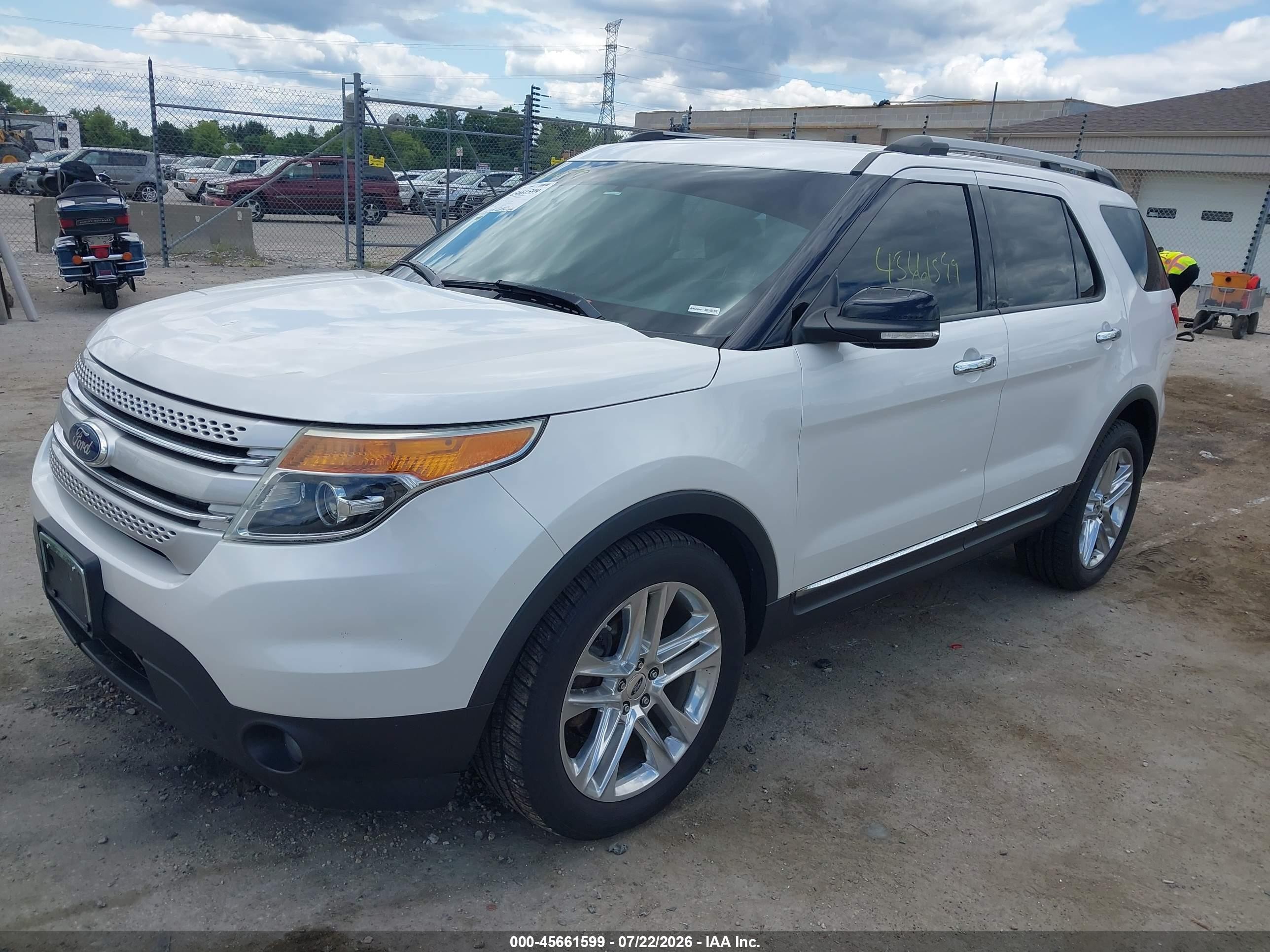 2011 Ford Explorer Xlt White vin: 1FMHK8D86BGA50256