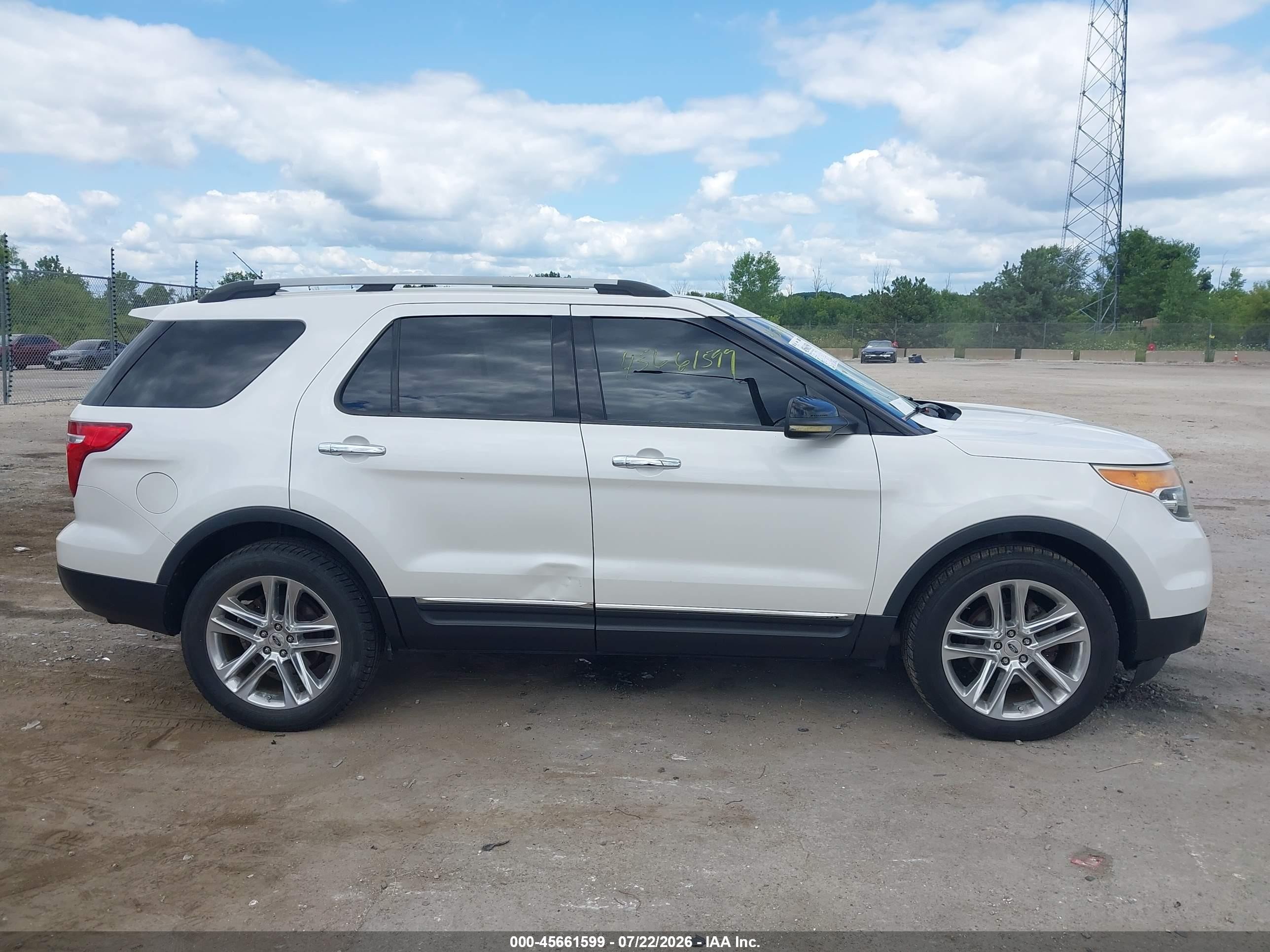 2011 Ford Explorer Xlt White vin: 1FMHK8D86BGA50256