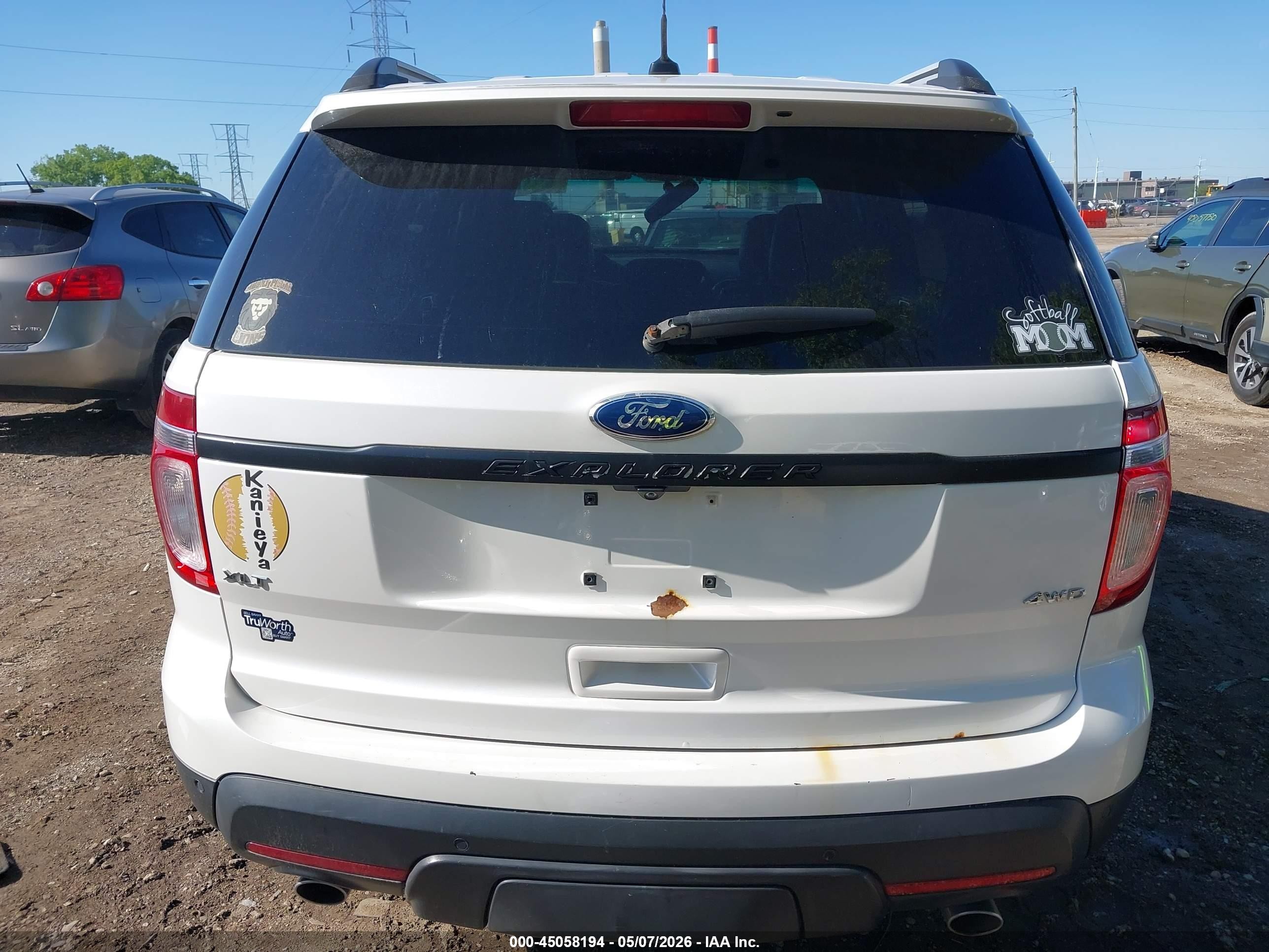2012 Ford Explorer Xlt White vin: 1FMHK8D86CGA16674