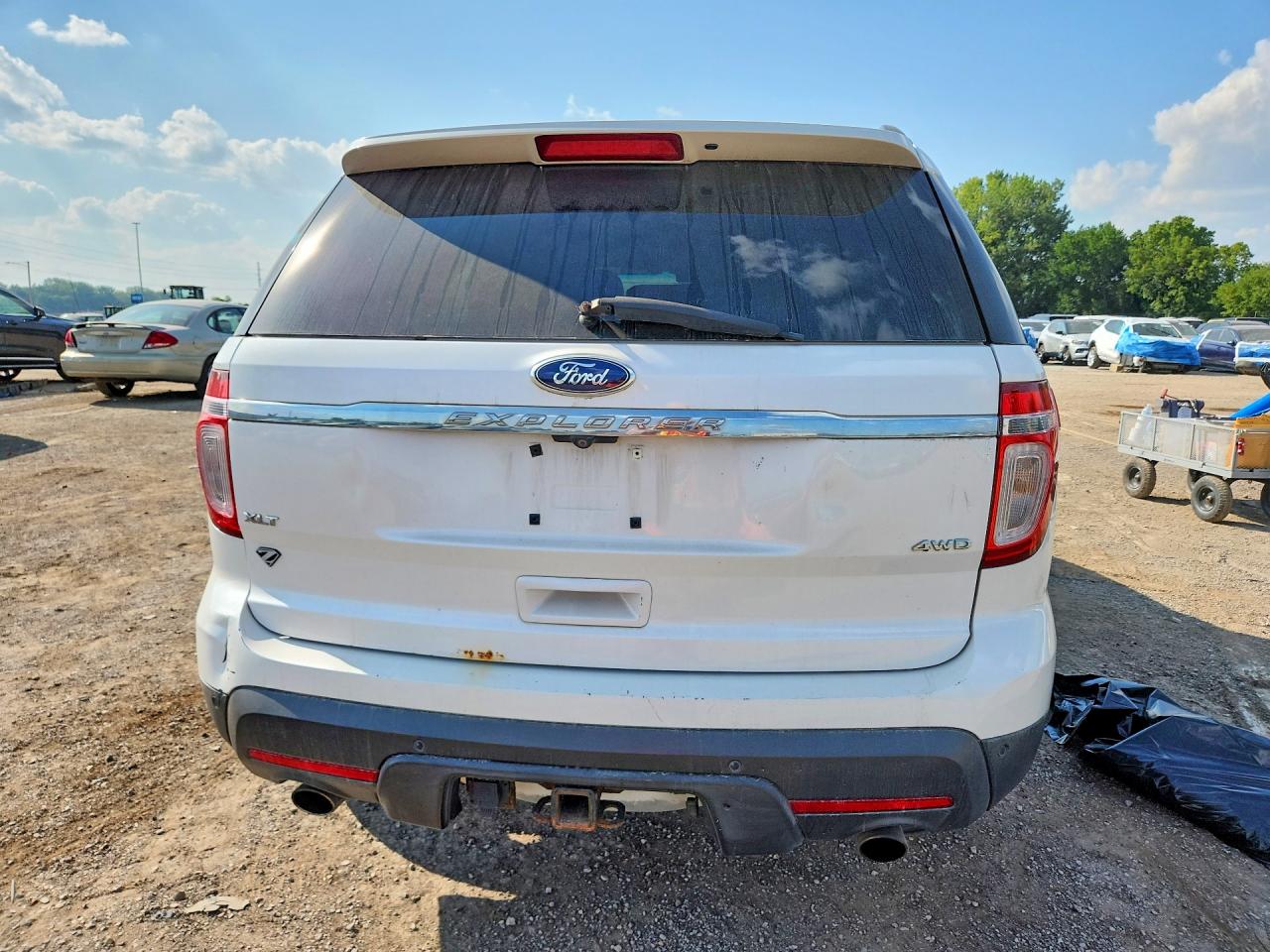 2012 Ford Explorer Xlt White vin: 1FMHK8D86CGA91360