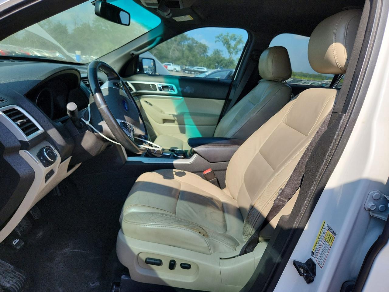 2012 Ford Explorer Xlt White vin: 1FMHK8D86CGA91360