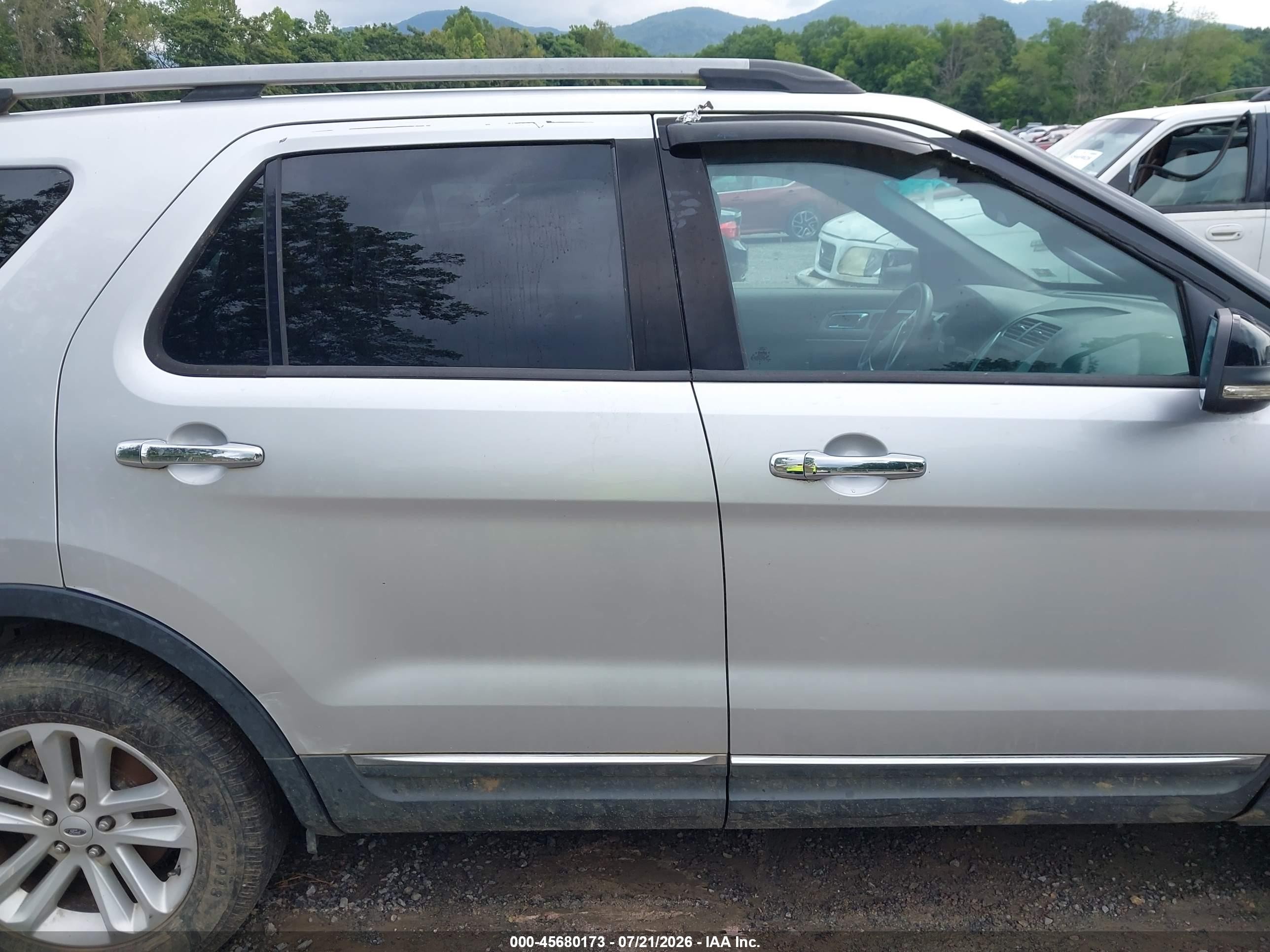2012 Ford Explorer Xlt Silver vin: 1FMHK8D86CGA95618
