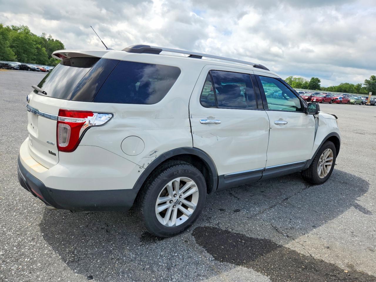 2011 Ford Explorer Xlt Белый vin: 1FMHK8D87BGA08615