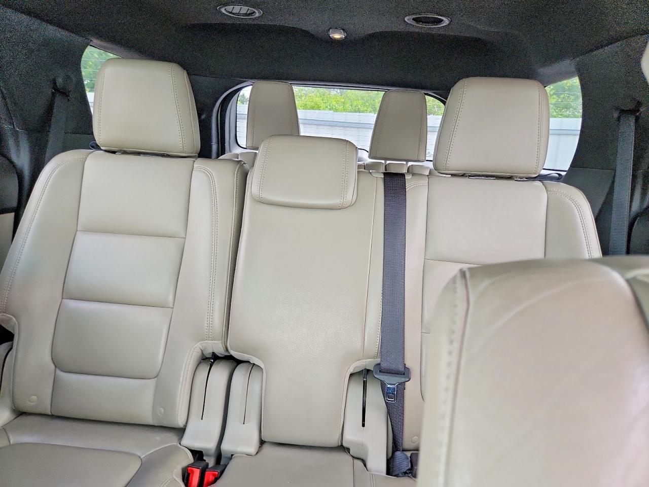 2011 Ford Explorer Xlt Белый vin: 1FMHK8D87BGA08615