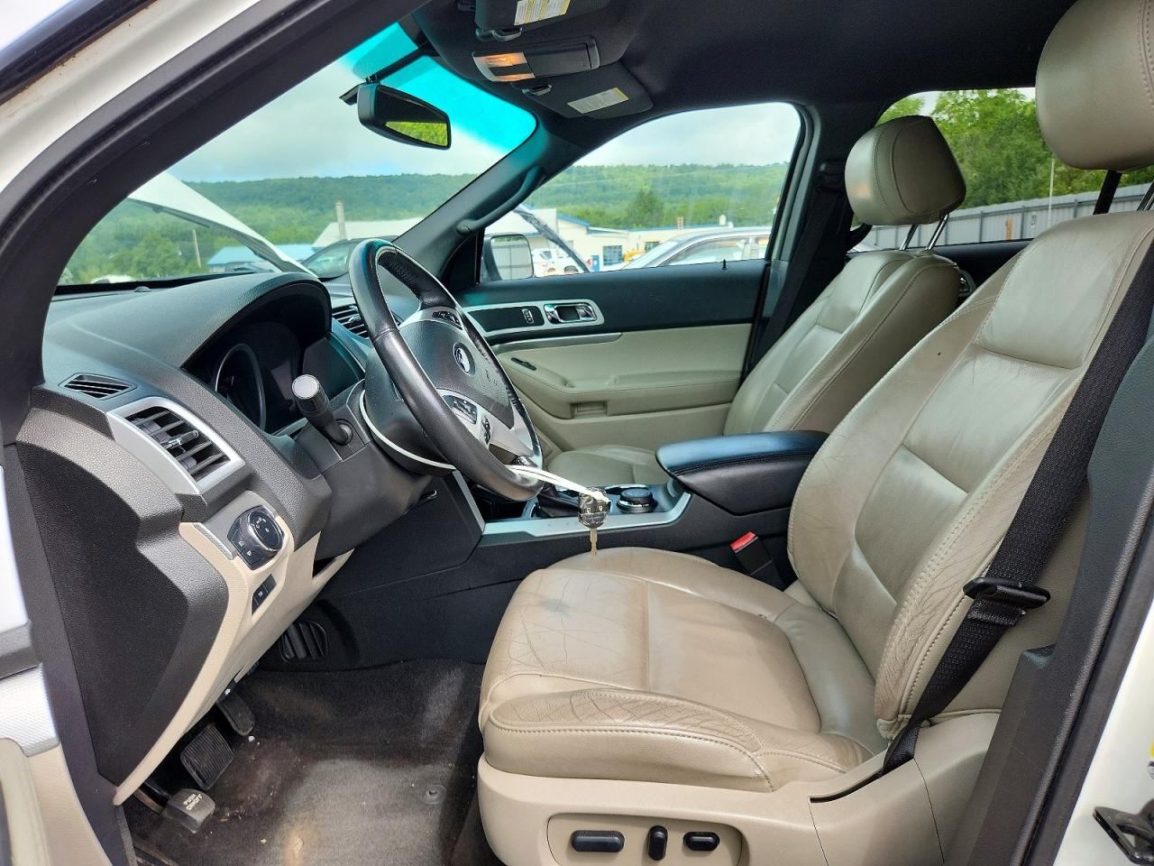 2011 Ford Explorer Xlt Белый vin: 1FMHK8D87BGA08615