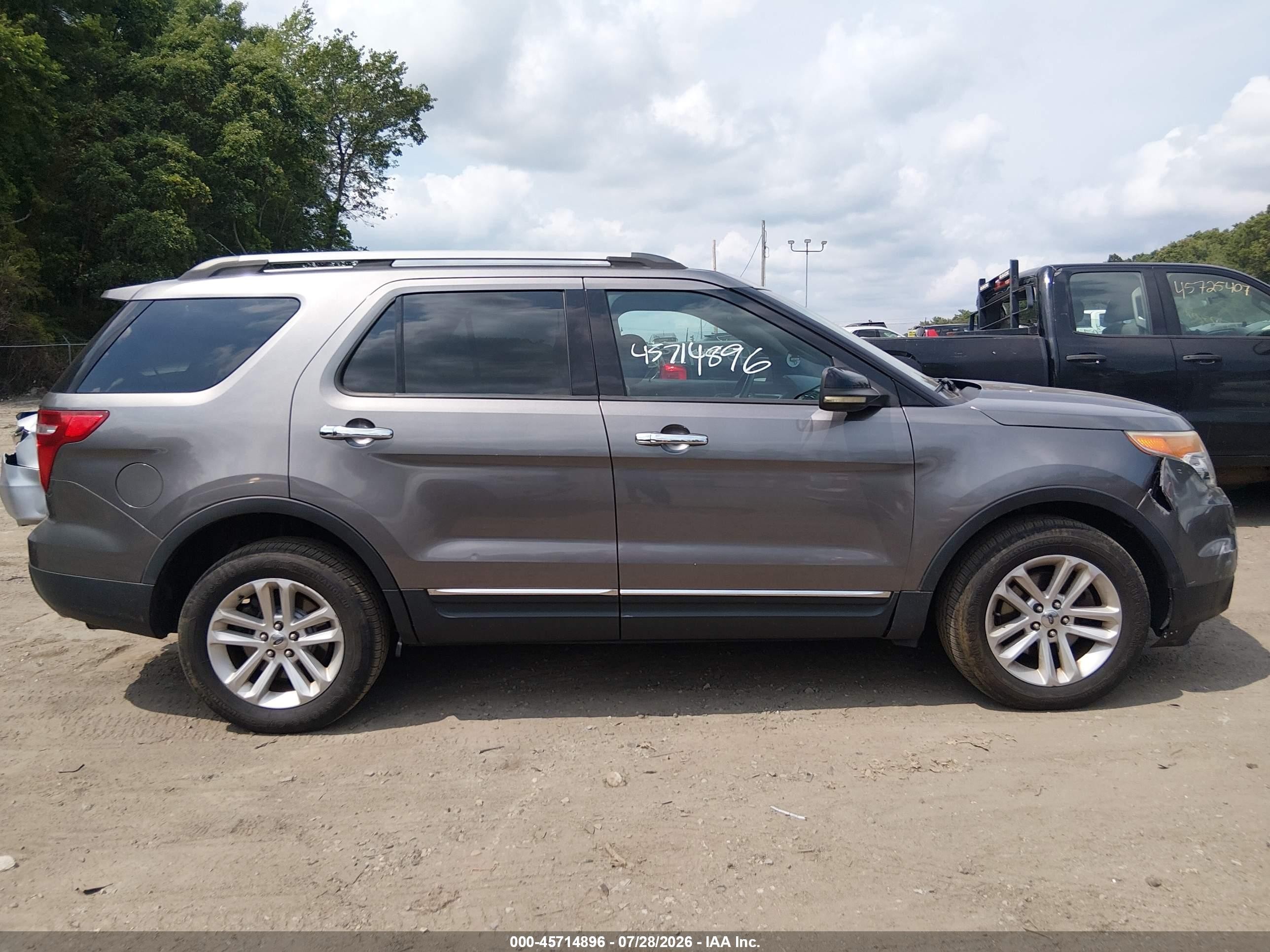 2011 Ford Explorer Xlt Gray vin: 1FMHK8D87BGA13586