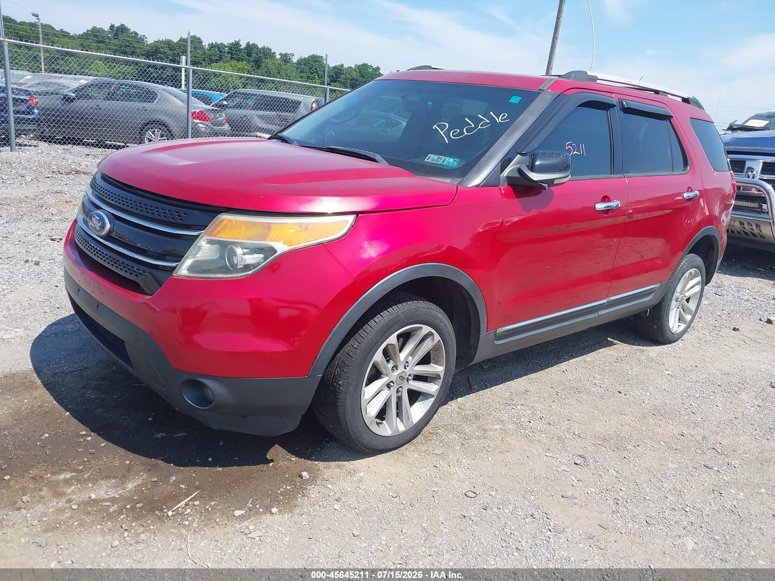 2011 Ford Explorer Xlt Red vin: 1FMHK8D87BGA63419
