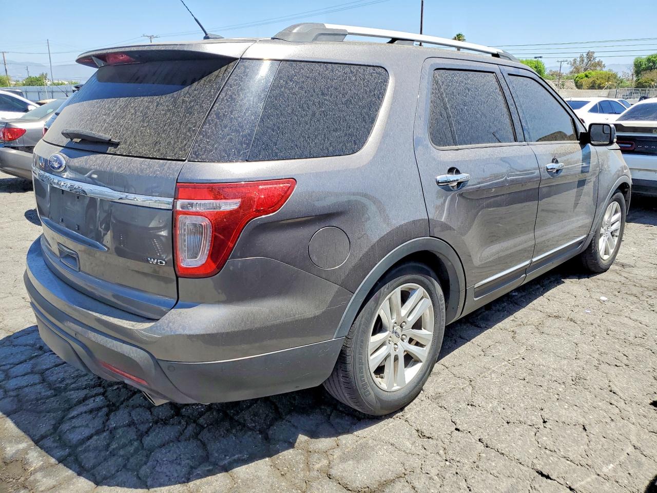 2011 Ford Explorer Xlt Silver vin: 1FMHK8D88BGA39971