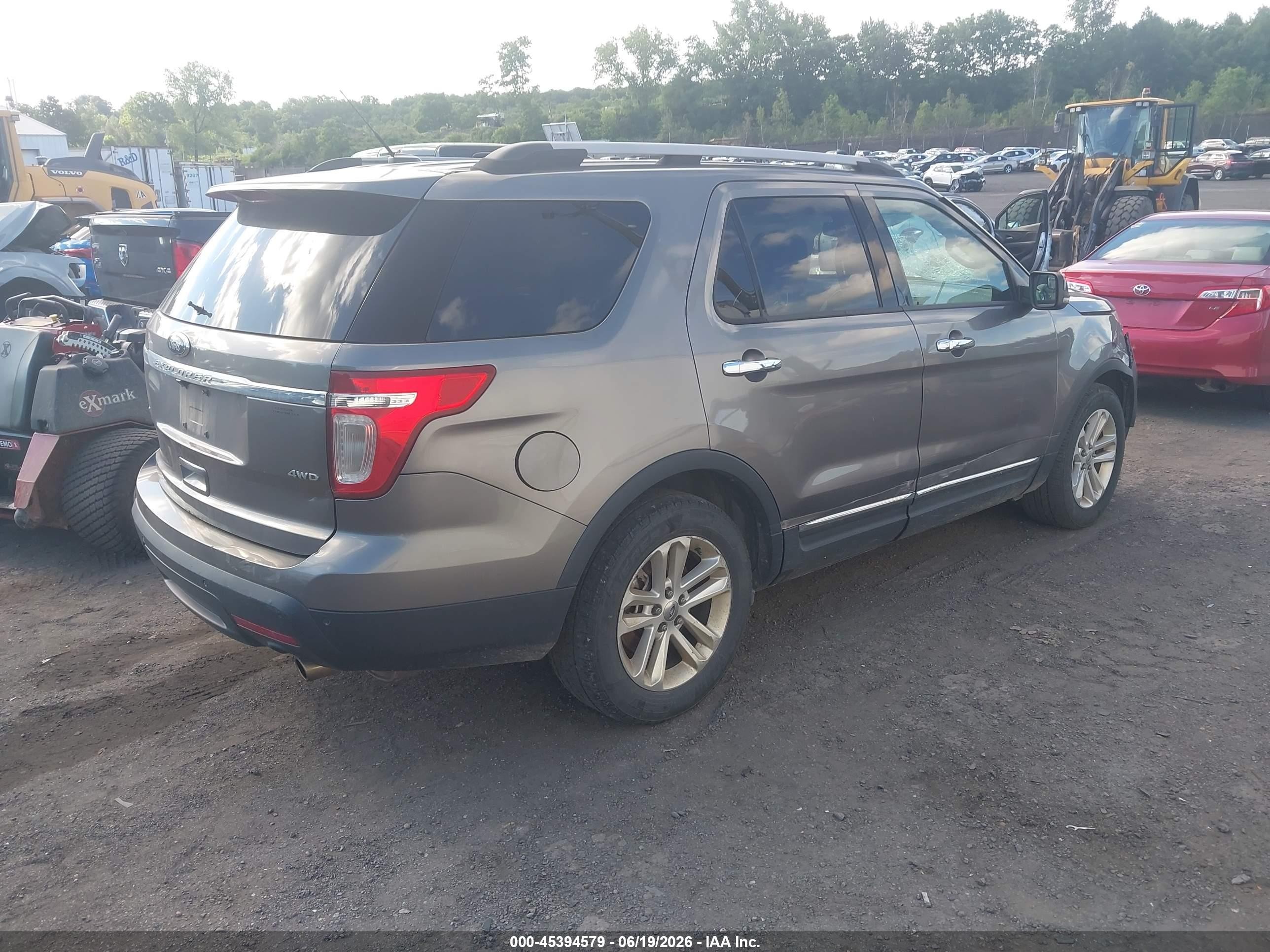 2011 Ford Explorer Xlt Gray vin: 1FMHK8D88BGA90287