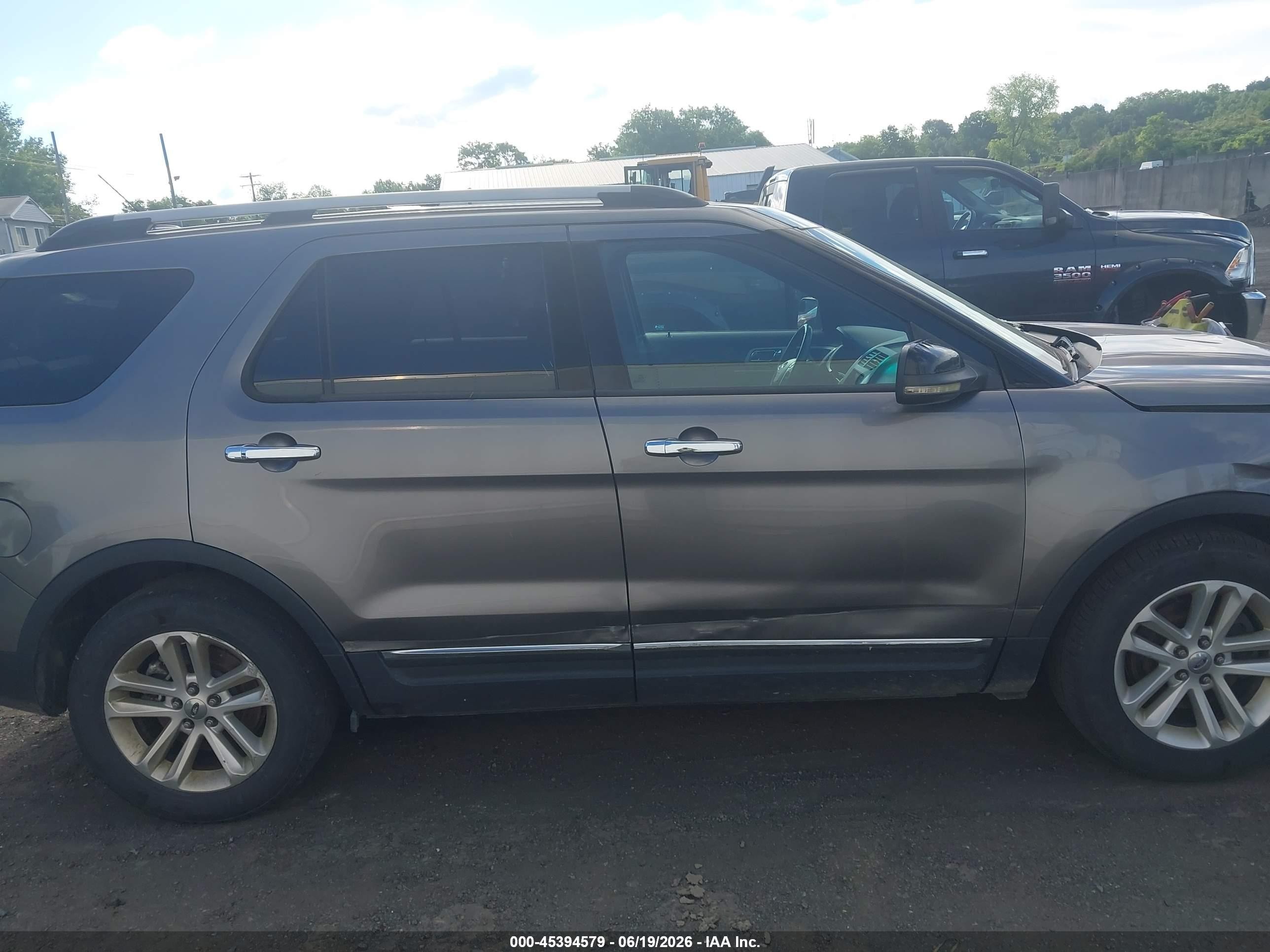 2011 Ford Explorer Xlt Gray vin: 1FMHK8D88BGA90287