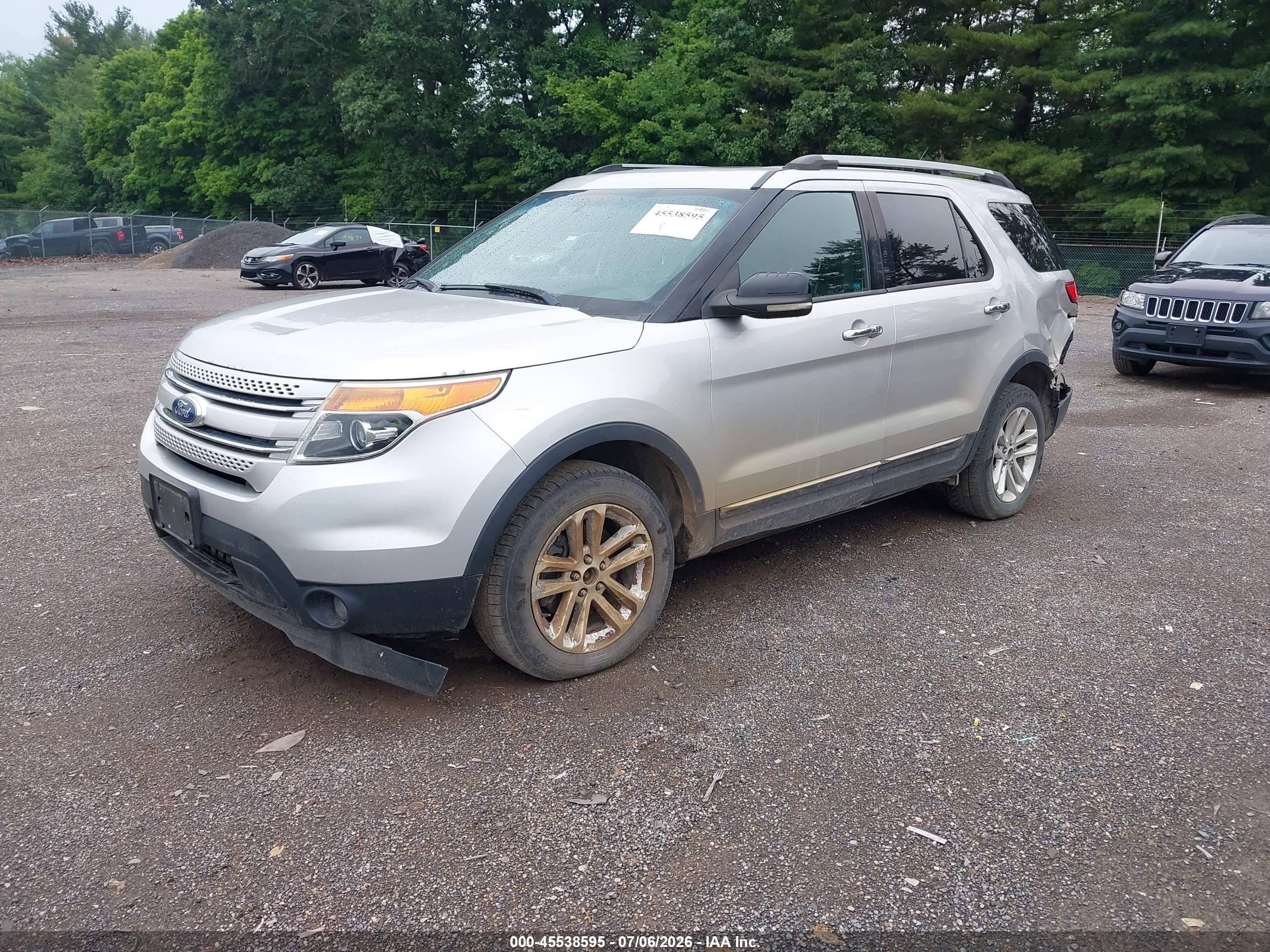 2012 Ford Explorer Xlt Silver vin: 1FMHK8D88CGA81199