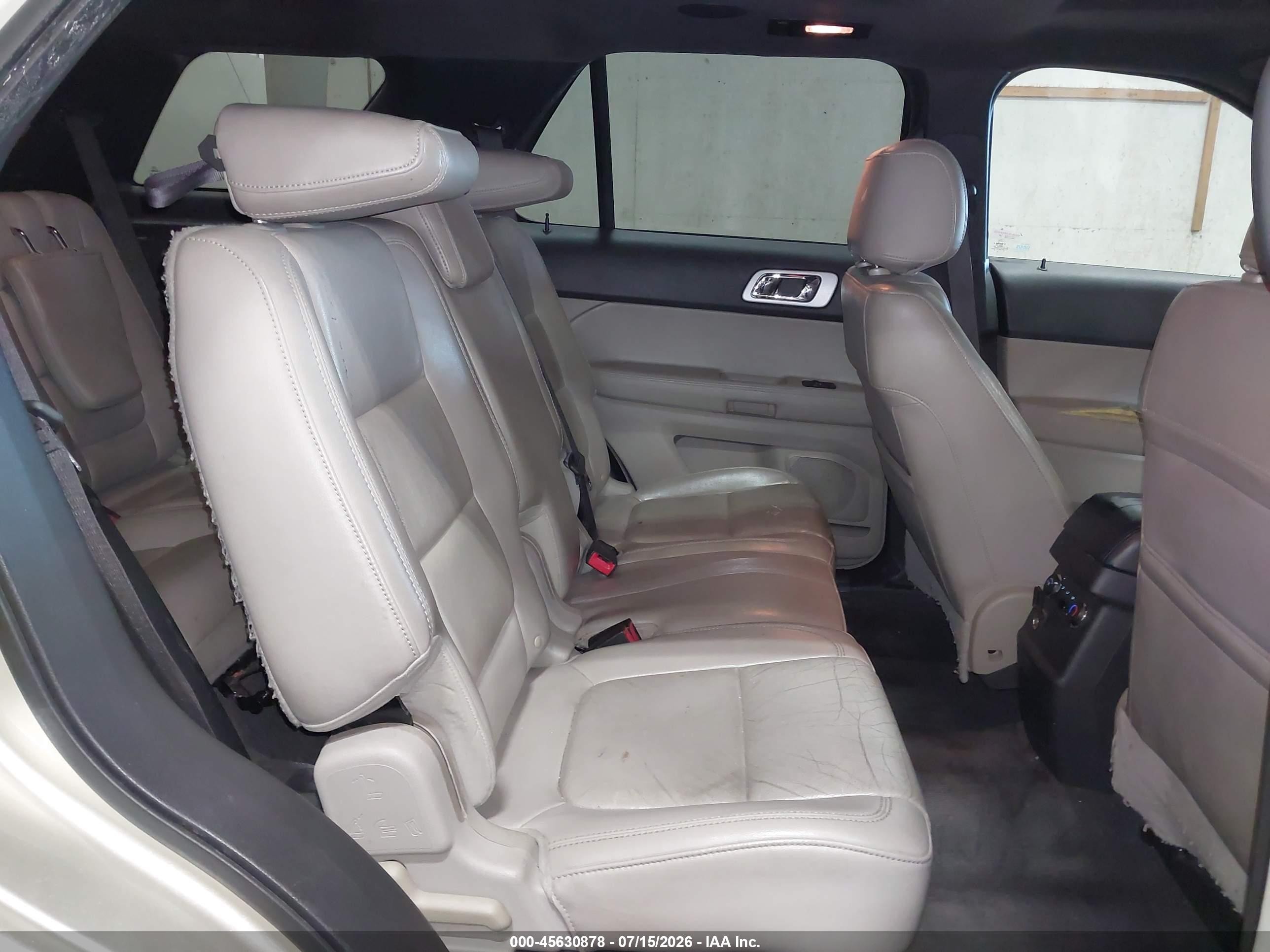 2011 Ford Explorer Xlt Beige vin: 1FMHK8D89BGA00550