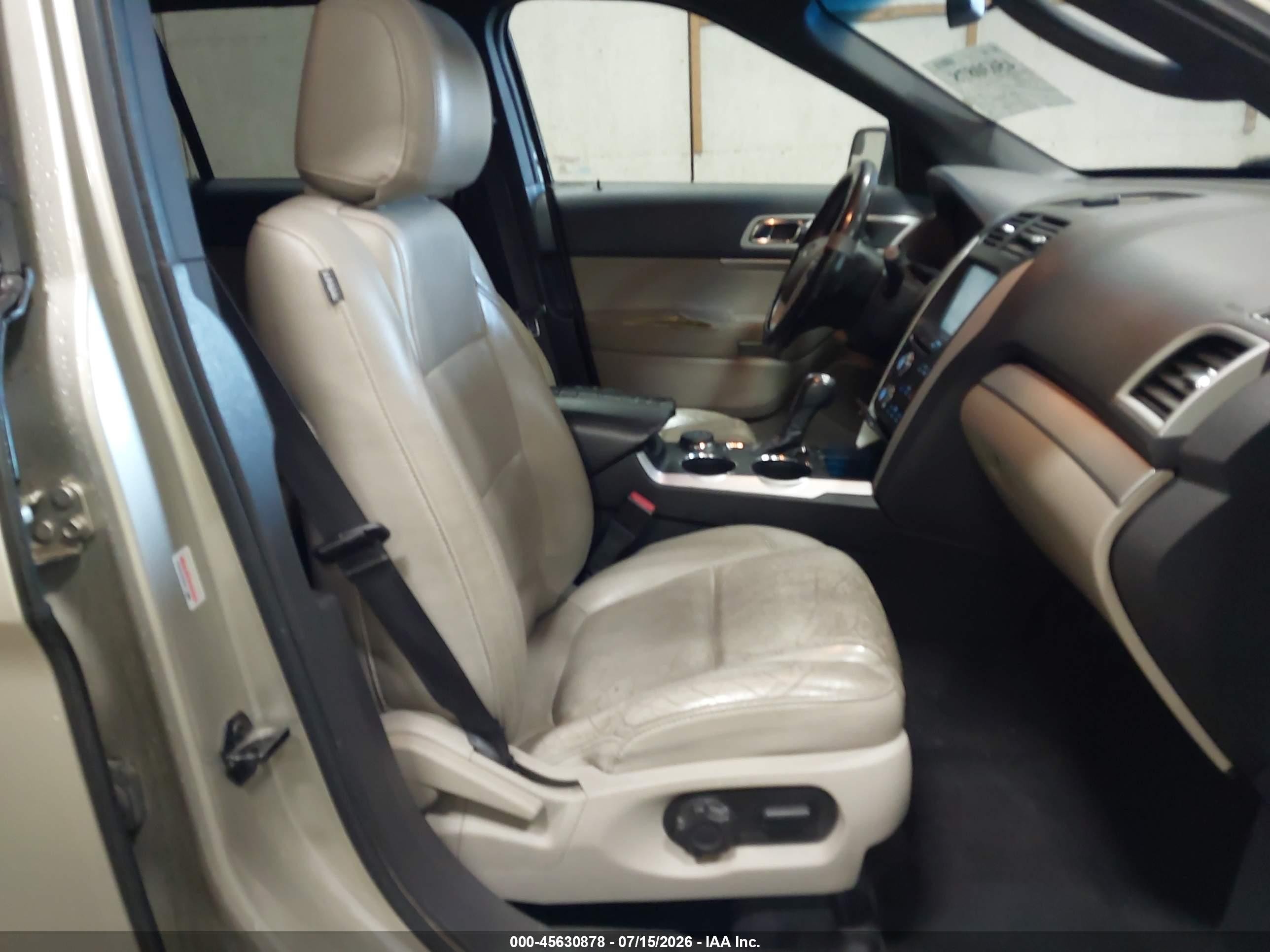 2011 Ford Explorer Xlt Beige vin: 1FMHK8D89BGA00550