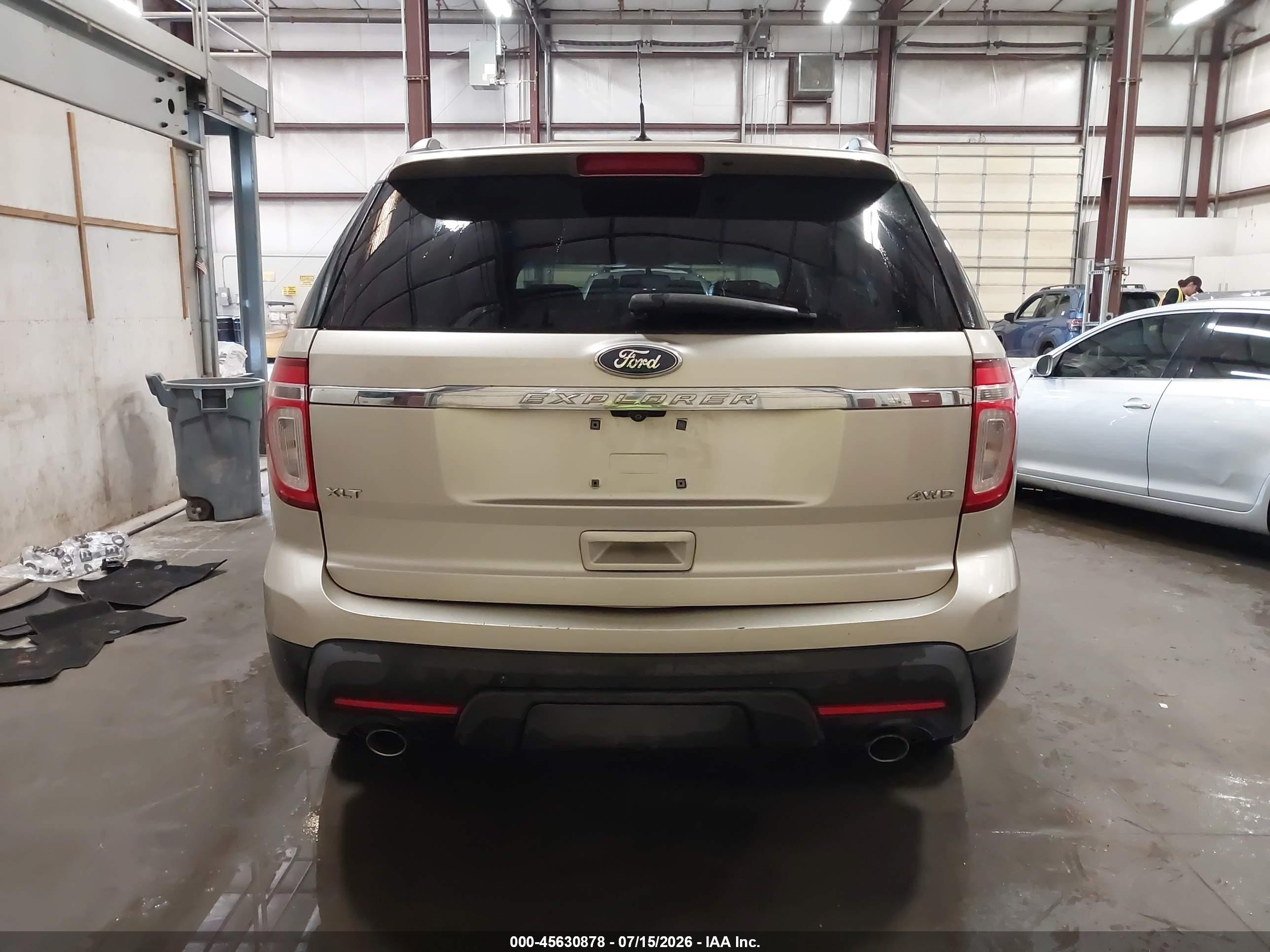 2011 Ford Explorer Xlt Beige vin: 1FMHK8D89BGA00550