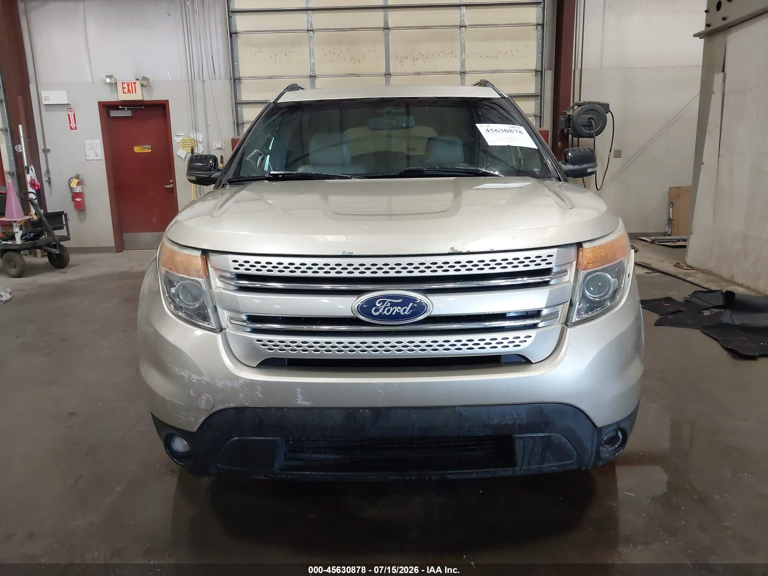 2011 Ford Explorer Xlt Beige vin: 1FMHK8D89BGA00550