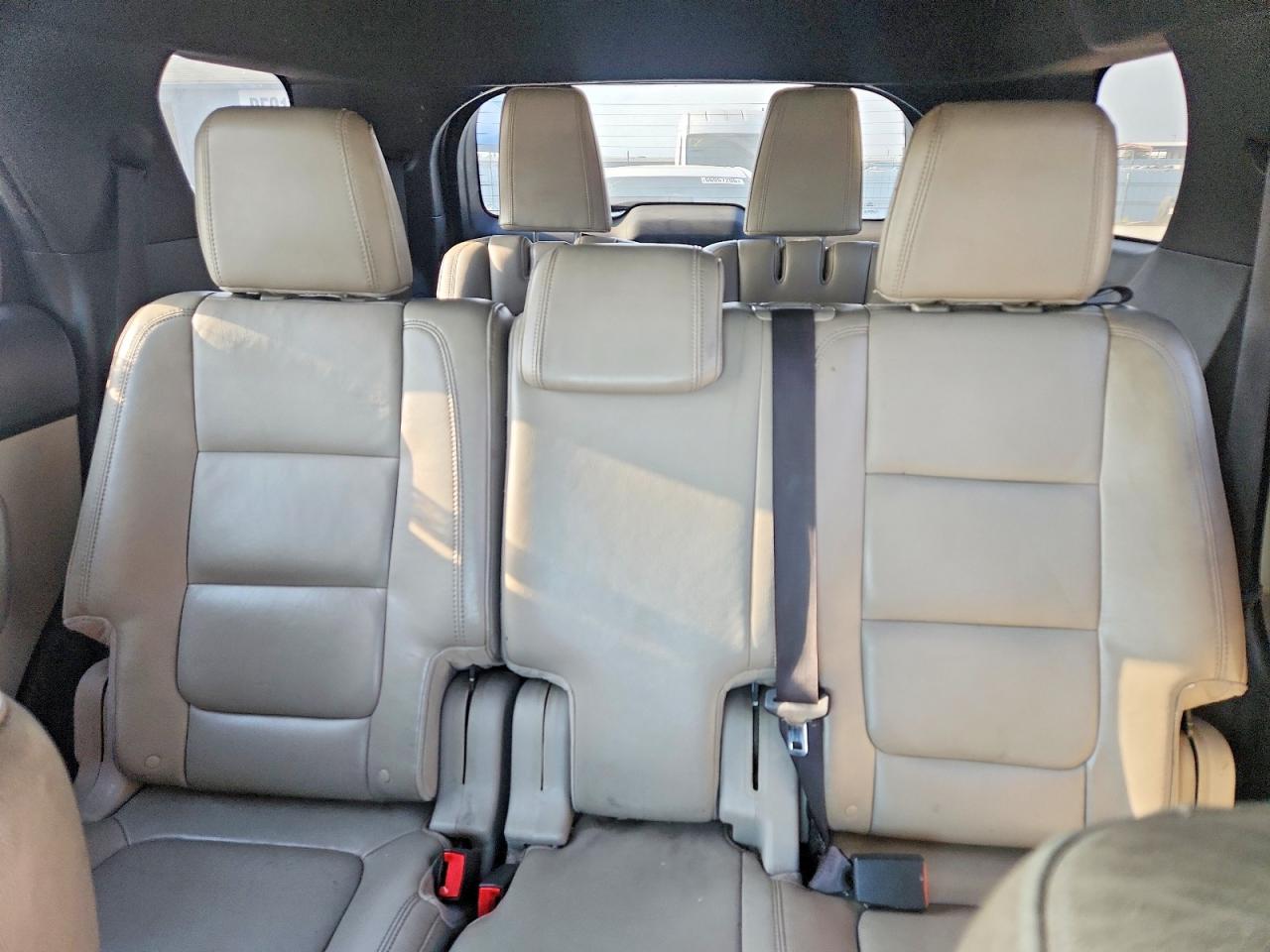 2011 Ford Explorer Xlt Silver vin: 1FMHK8D89BGA18692