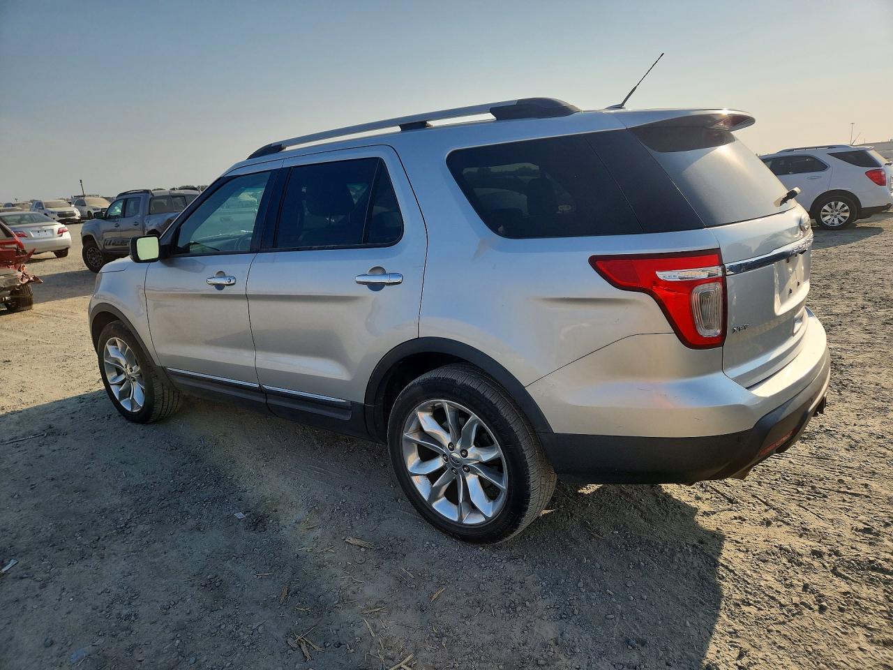 2011 Ford Explorer Xlt Silver vin: 1FMHK8D89BGA18692