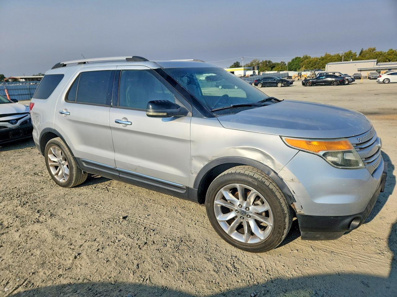 2011 Ford Explorer Xlt Silver vin: 1FMHK8D89BGA18692