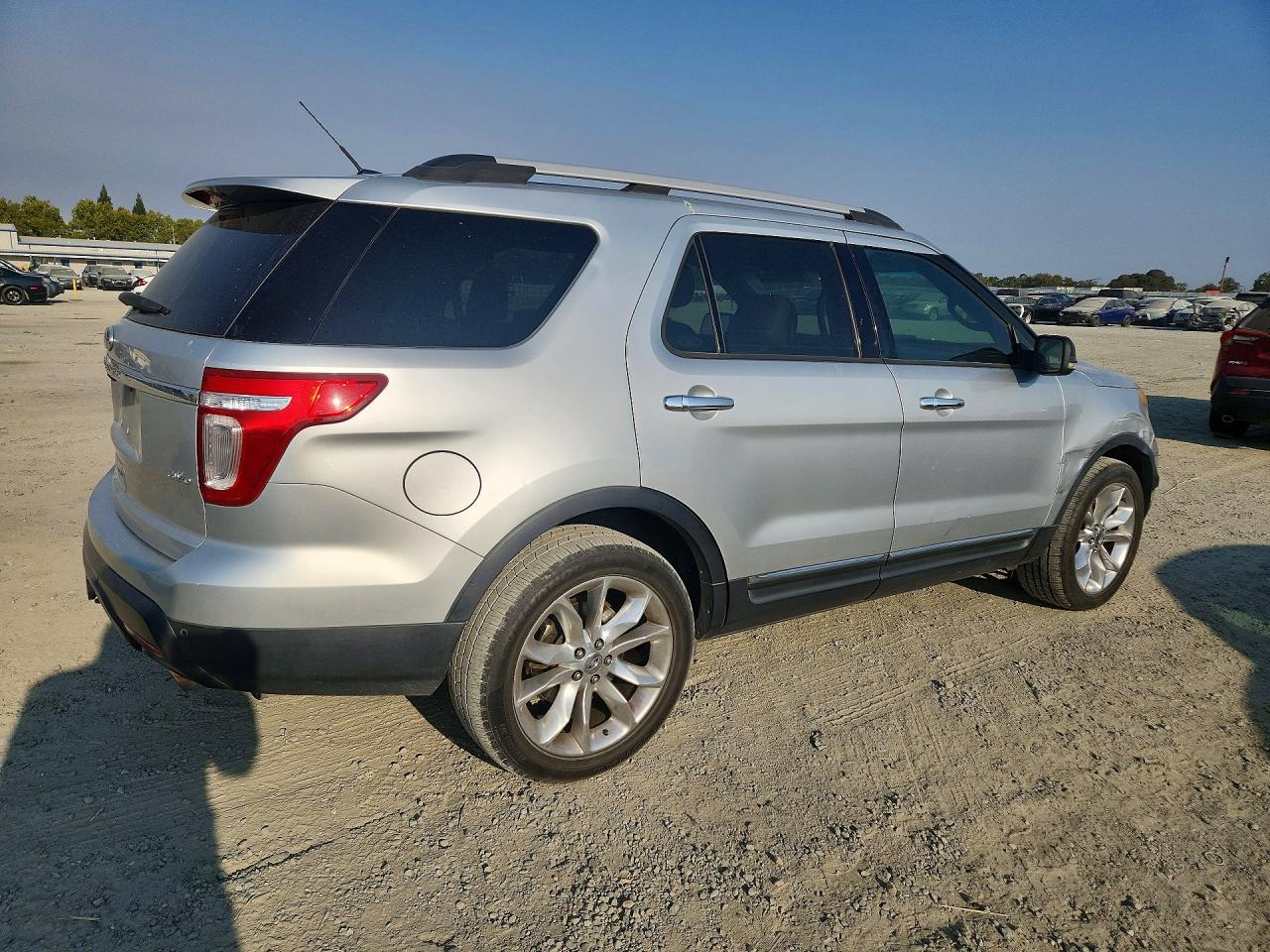 2011 Ford Explorer Xlt Silver vin: 1FMHK8D89BGA18692