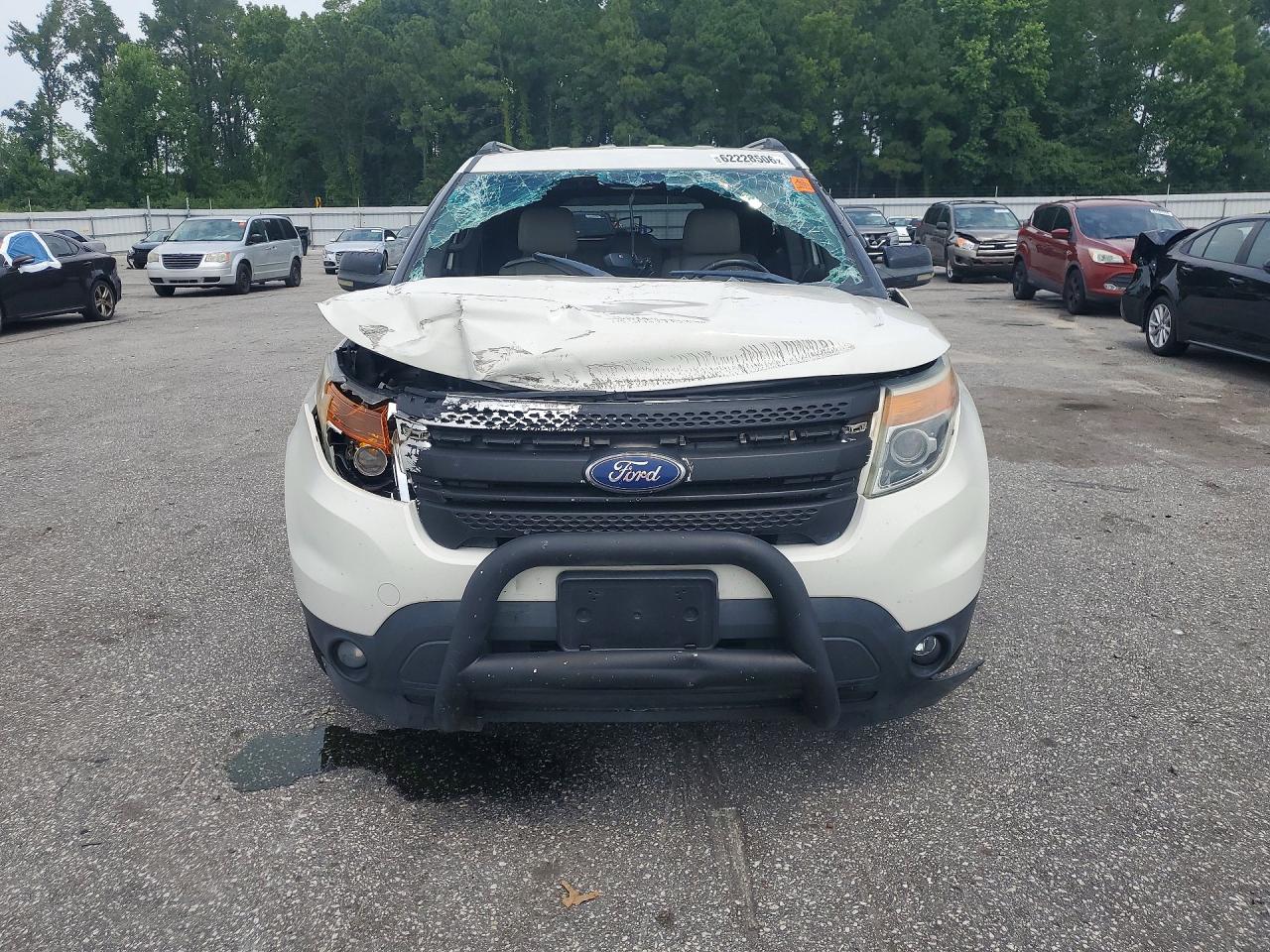 2011 Ford Explorer Xlt White vin: 1FMHK8D89BGA20927
