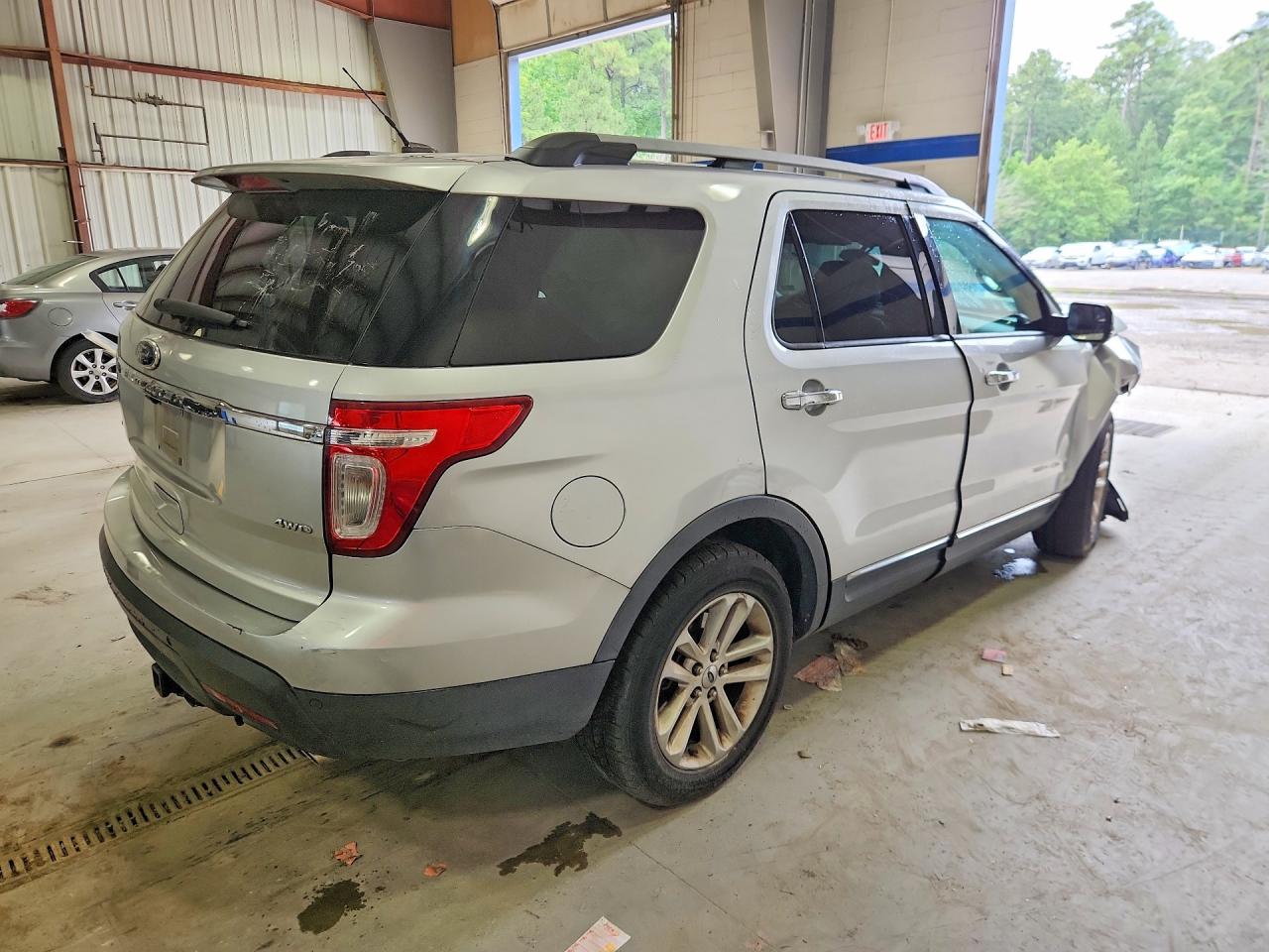 2011 Ford Explorer Xlt Silver vin: 1FMHK8D89BGA66113