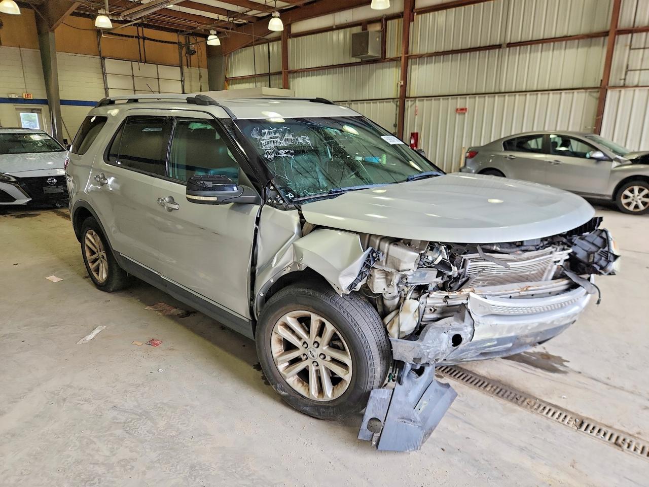 2011 Ford Explorer Xlt Silver vin: 1FMHK8D89BGA66113