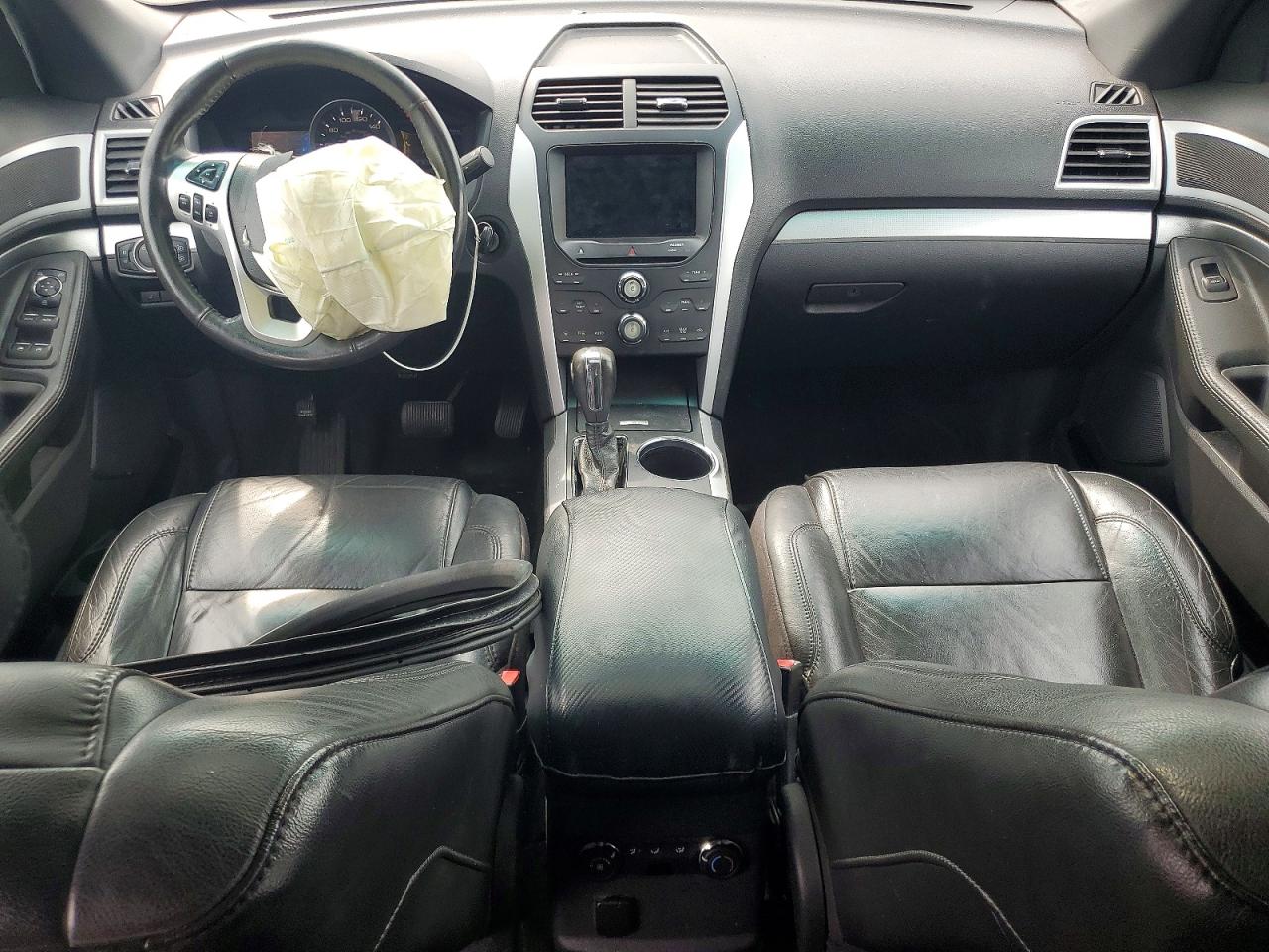 2011 Ford Explorer Xlt White vin: 1FMHK8D89BGA70873